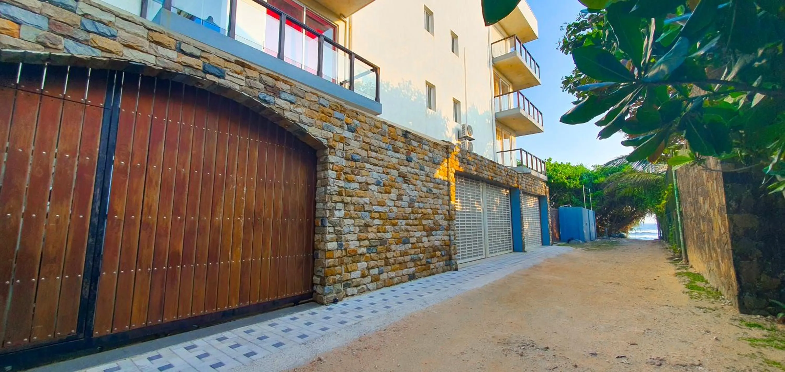 Property building in ARA Beach Resort Mirissa