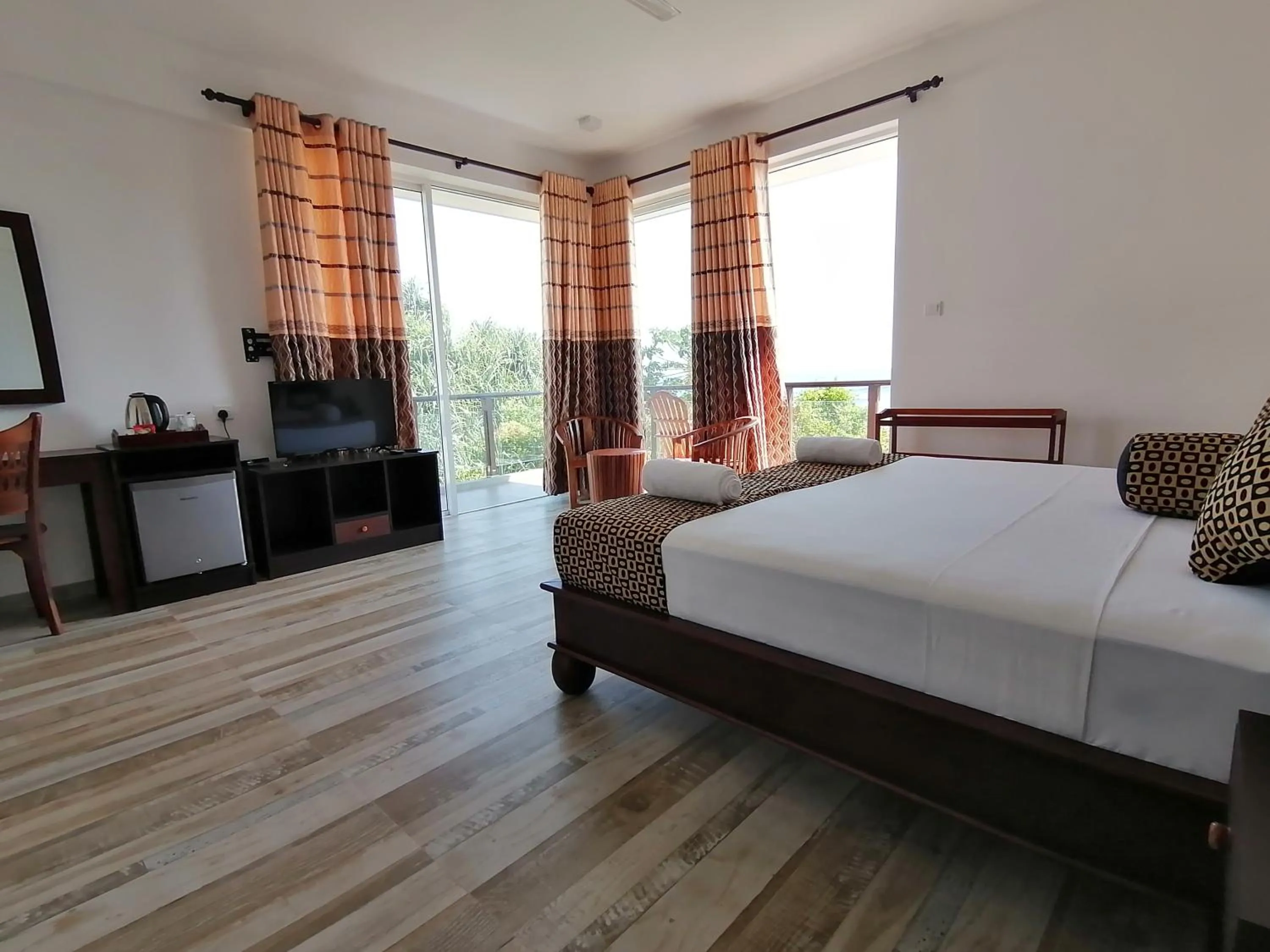 TV and multimedia, Bed in ARA Beach Resort Mirissa