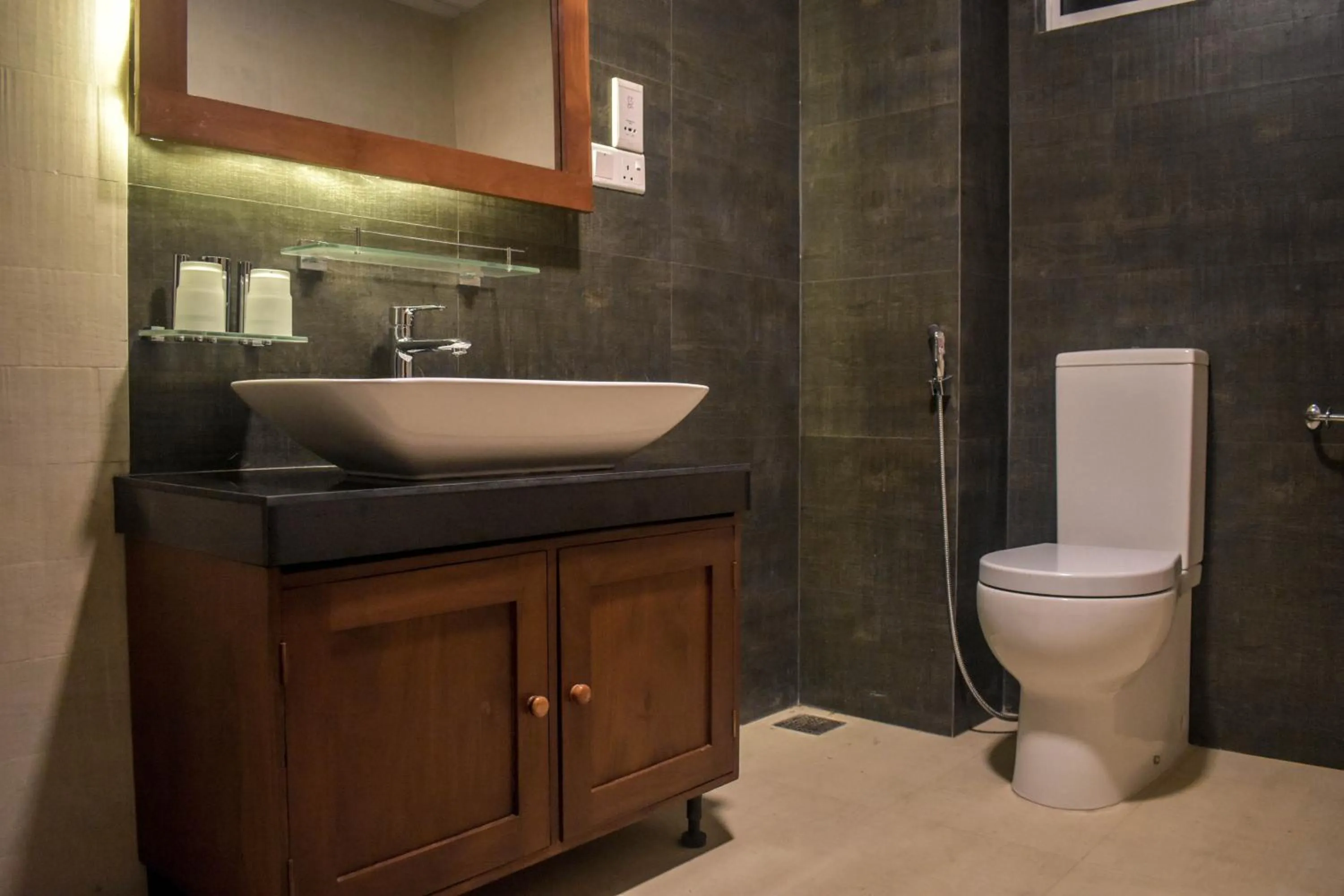 Shower in ARA Beach Resort Mirissa