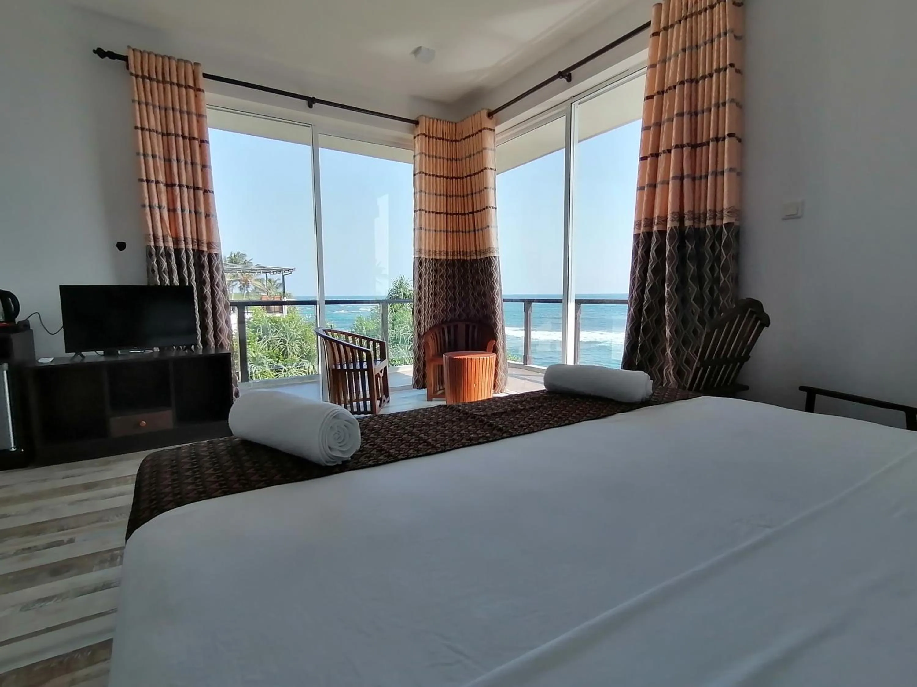 Photo of the whole room, Bed in ARA Beach Resort Mirissa