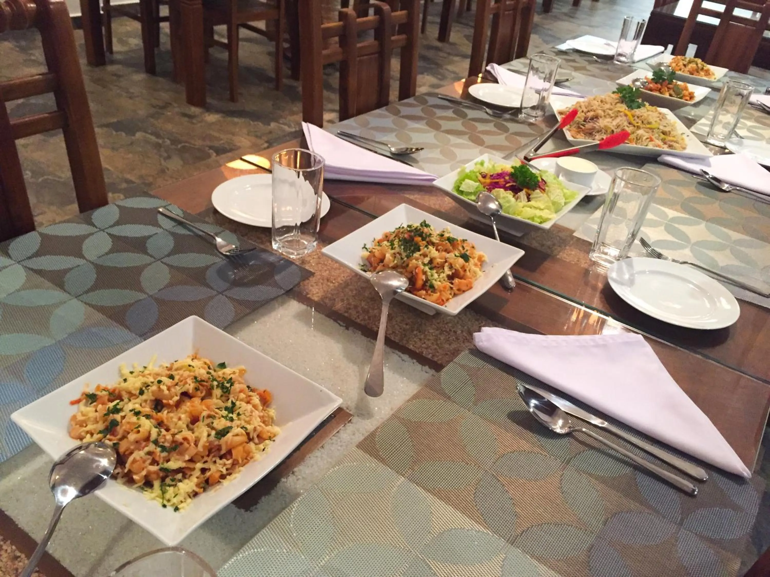 Food and drinks in ARA Beach Resort Mirissa