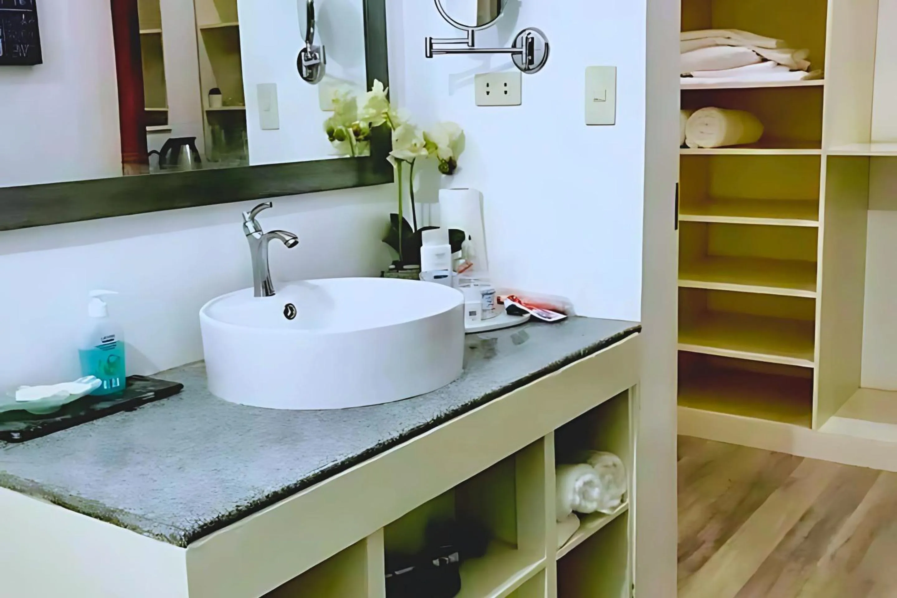 Bathroom in Kehalani Beach Resort by Cocotel