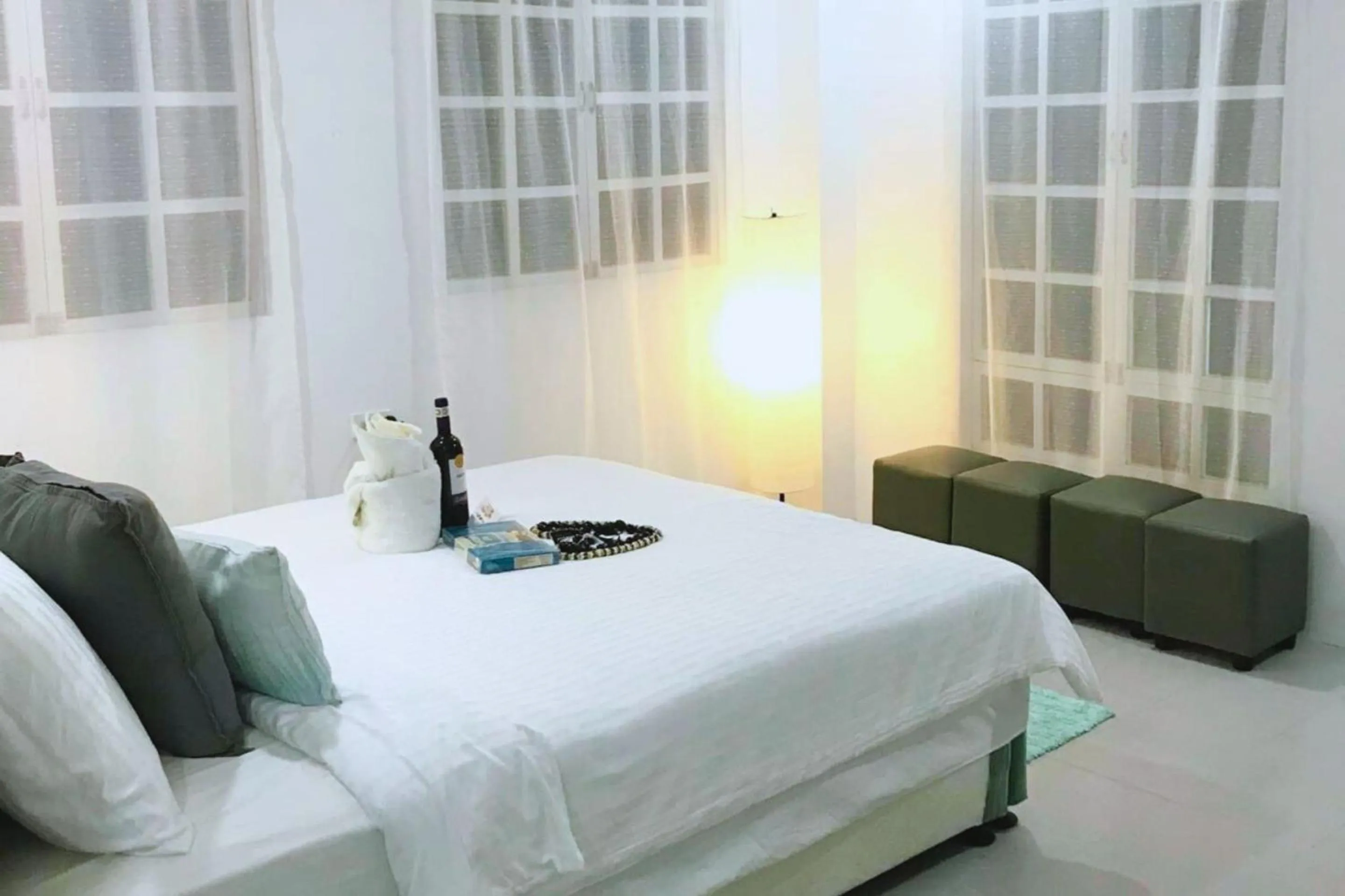 Bed in Kehalani Beach Resort by Cocotel