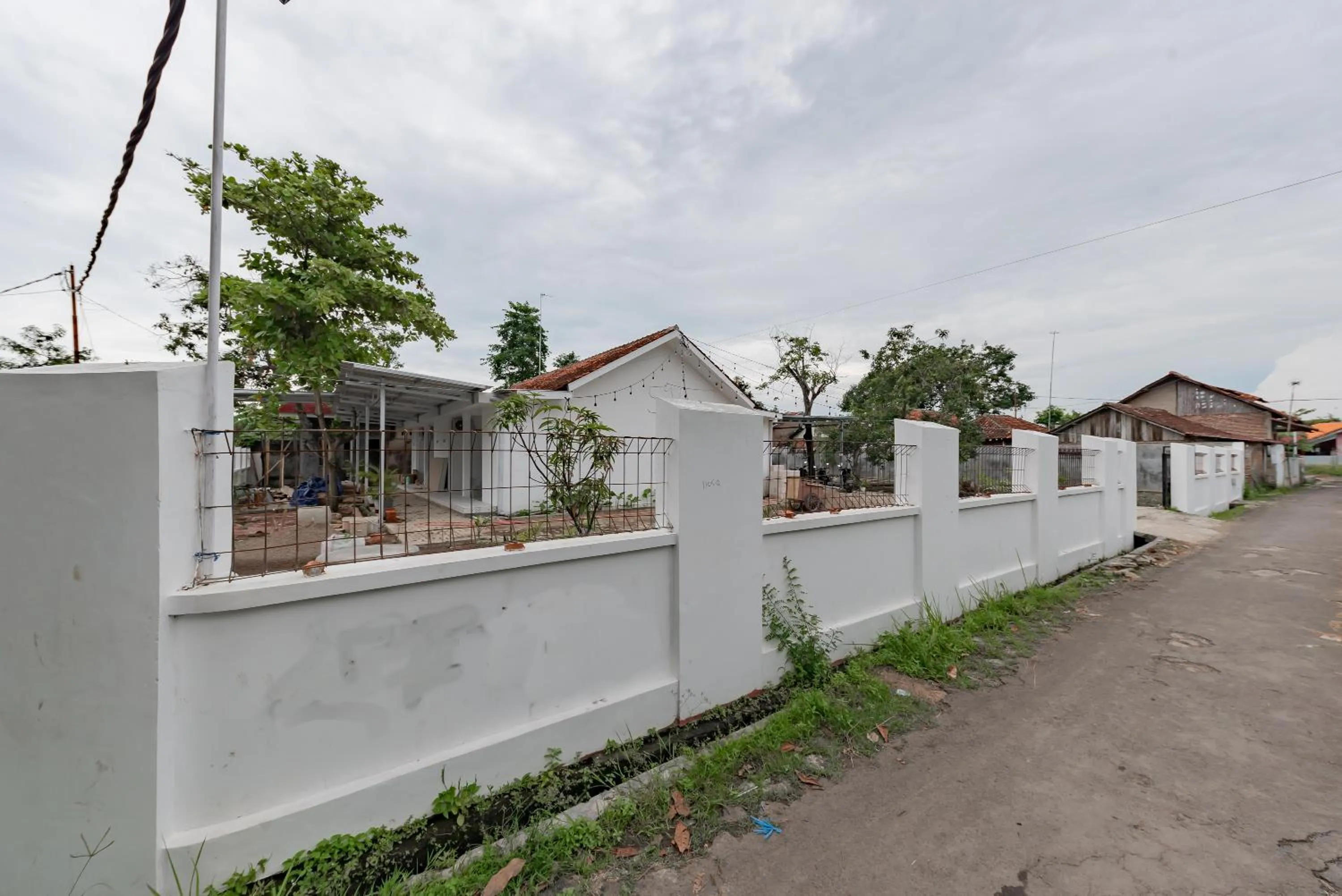 Property building in RedDoorz Syariah near Alun Alun Ciledug Cirebon