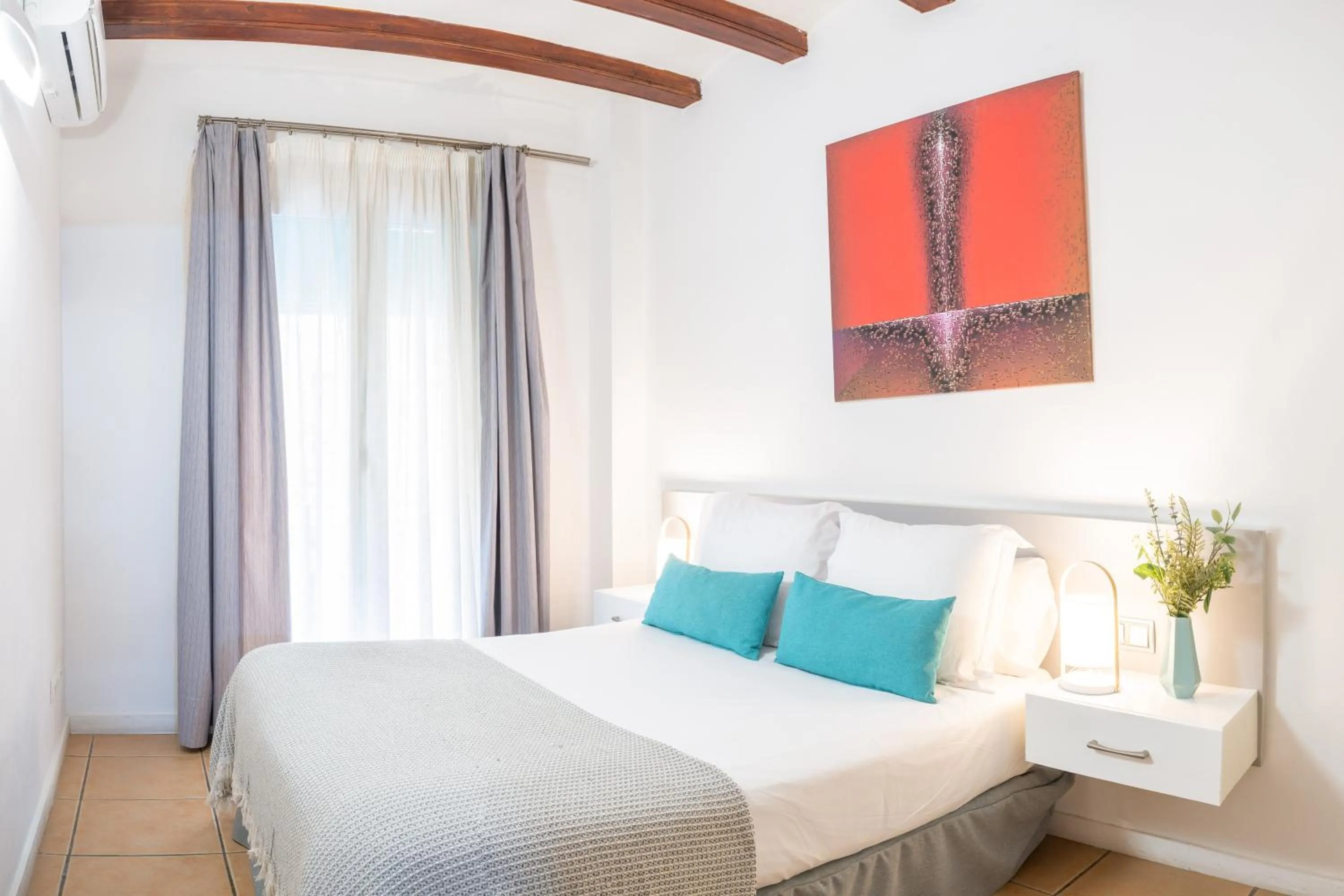 Bed in Feelathome Center Apartments