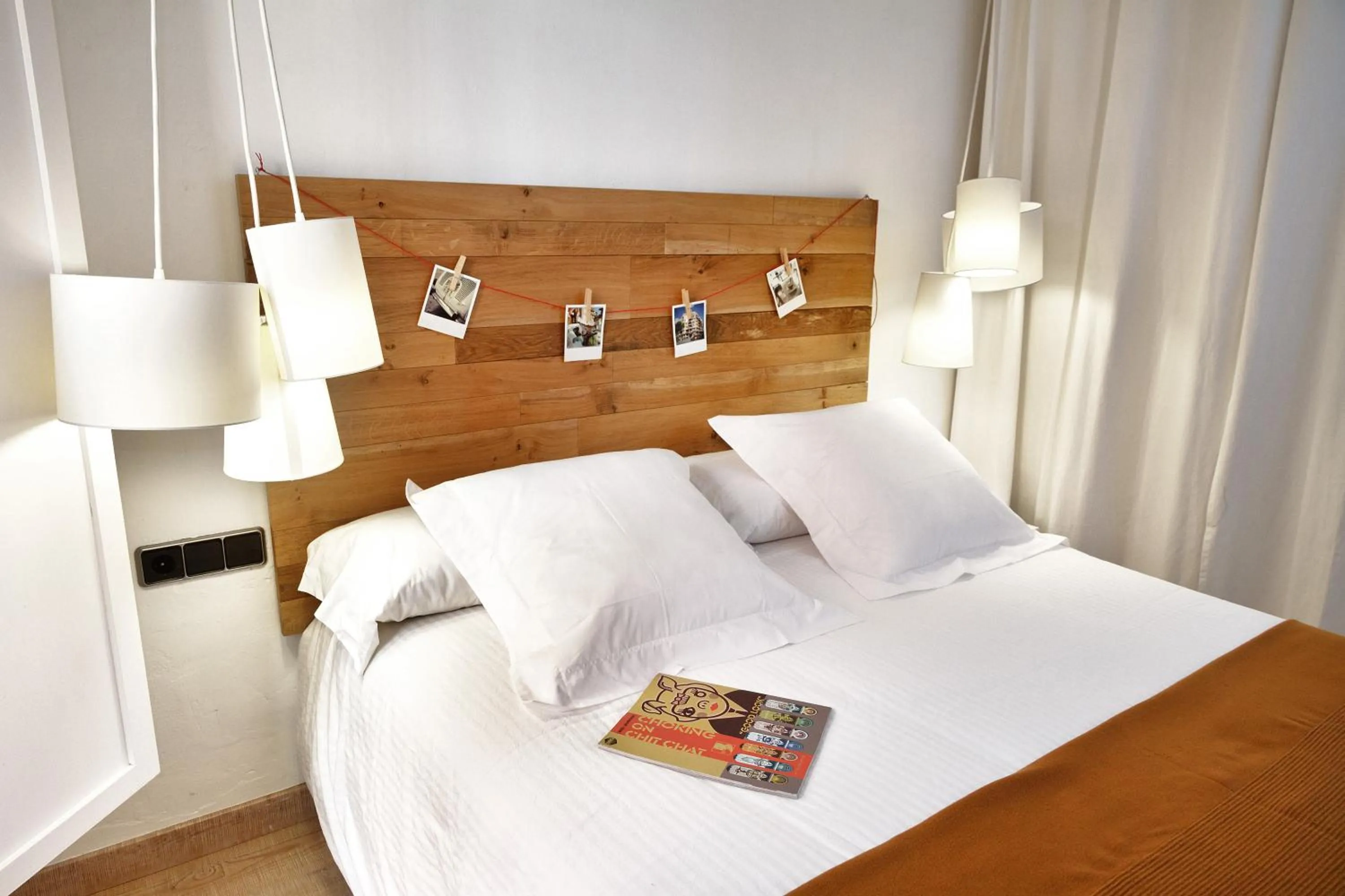 Photo of the whole room, Bed in Feelathome Center Apartments