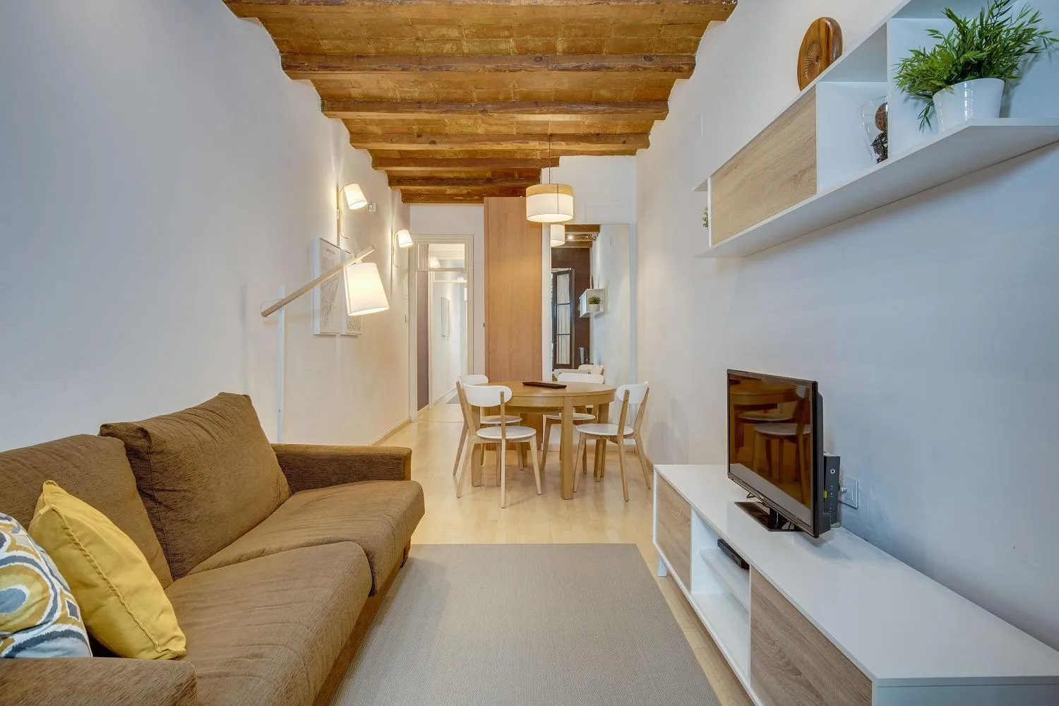 Living room in Feelathome Center Apartments