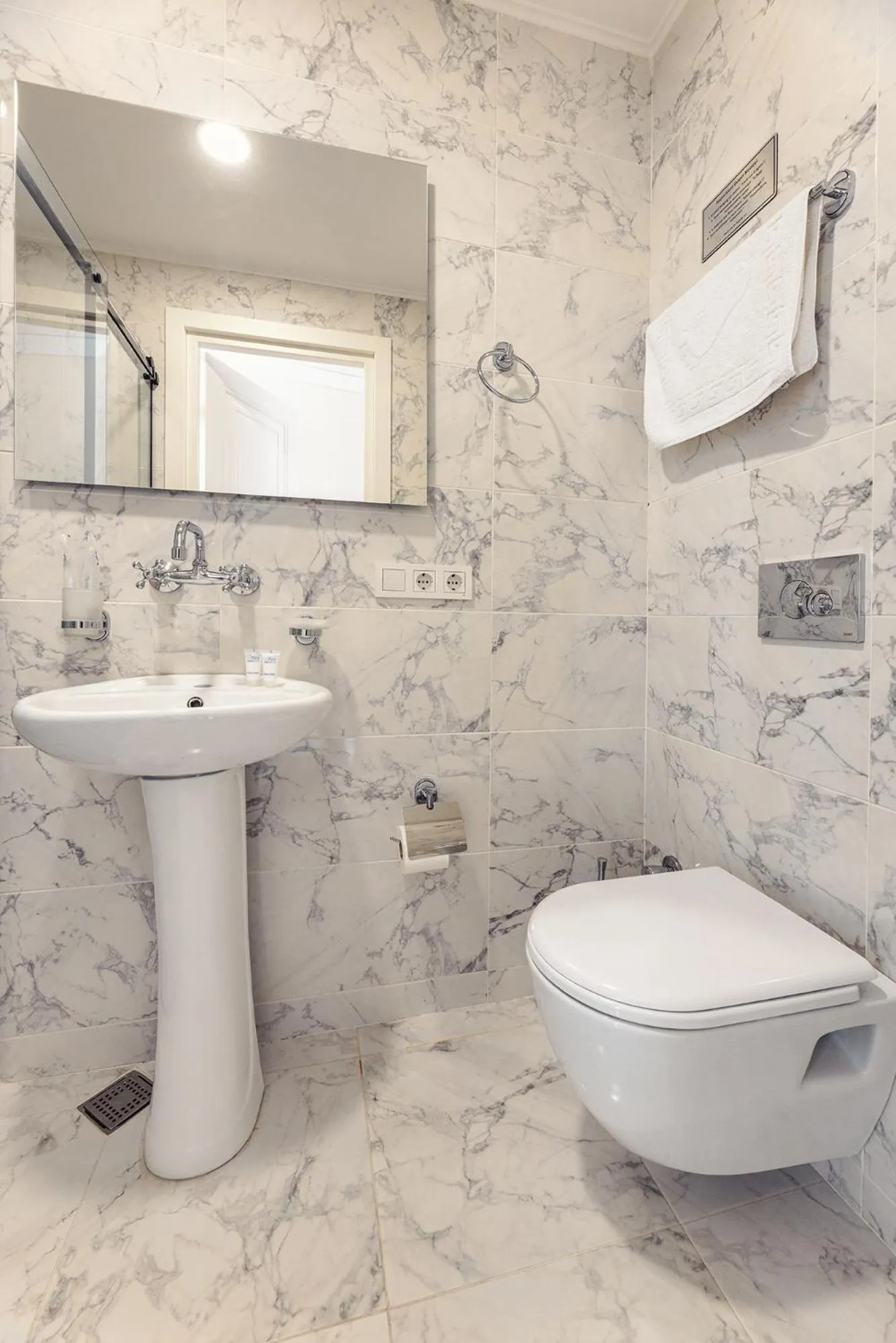 Toilet in Boutique Hotel Manufactura