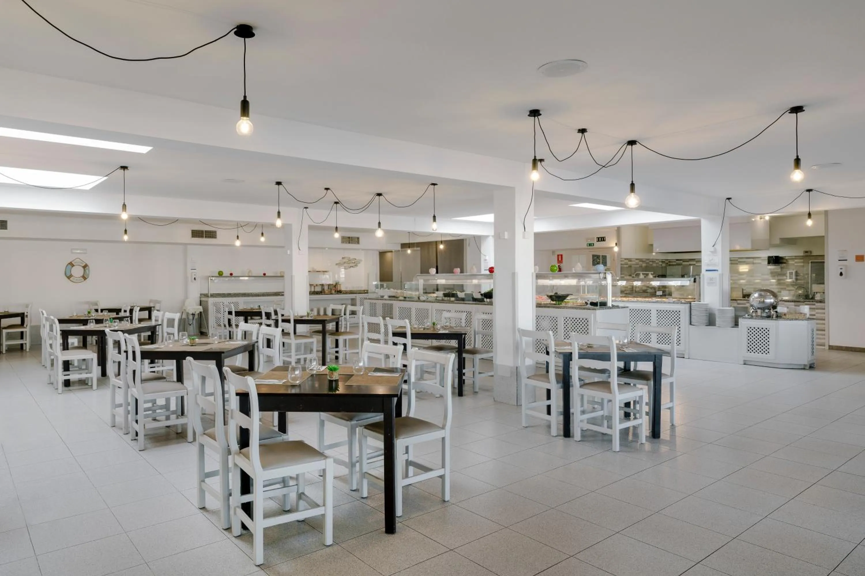 Restaurant/places to eat in AluaSun Lago Park