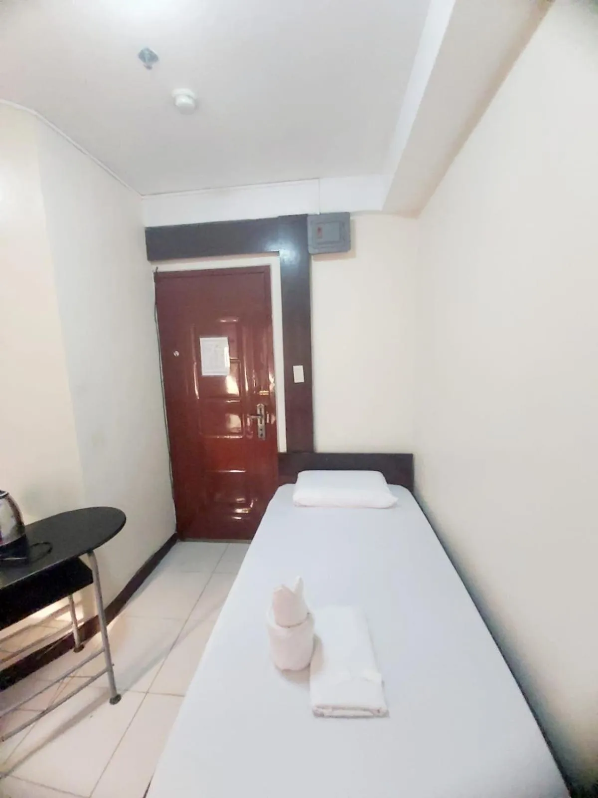 Bedroom, Bed in Cosmo Hotel Espana Near Ust