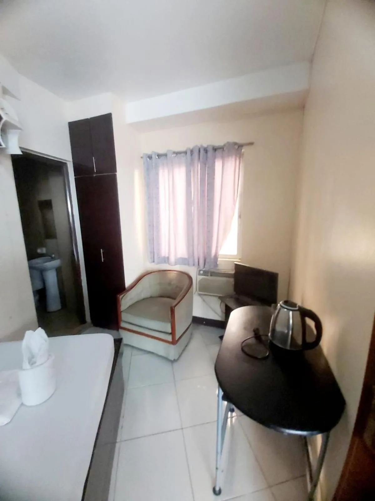 Bedroom in Cosmo Hotel Espana Near Ust