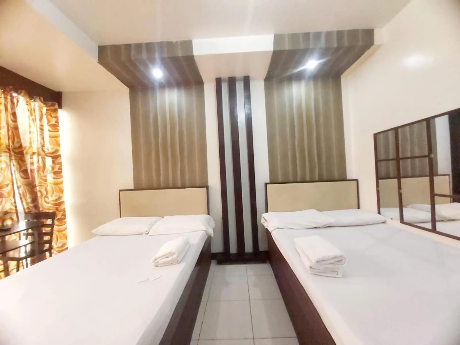 Bedroom, Bed in Cosmo Hotel Espana Near Ust