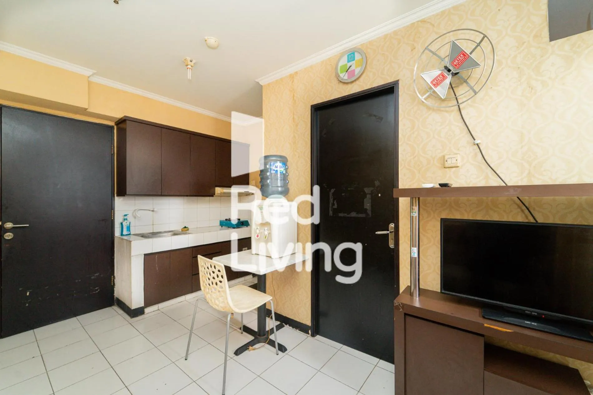 Kitchen or kitchenette in Apartemen Sentra Timur Residence - D Royal Property Tower Kuning