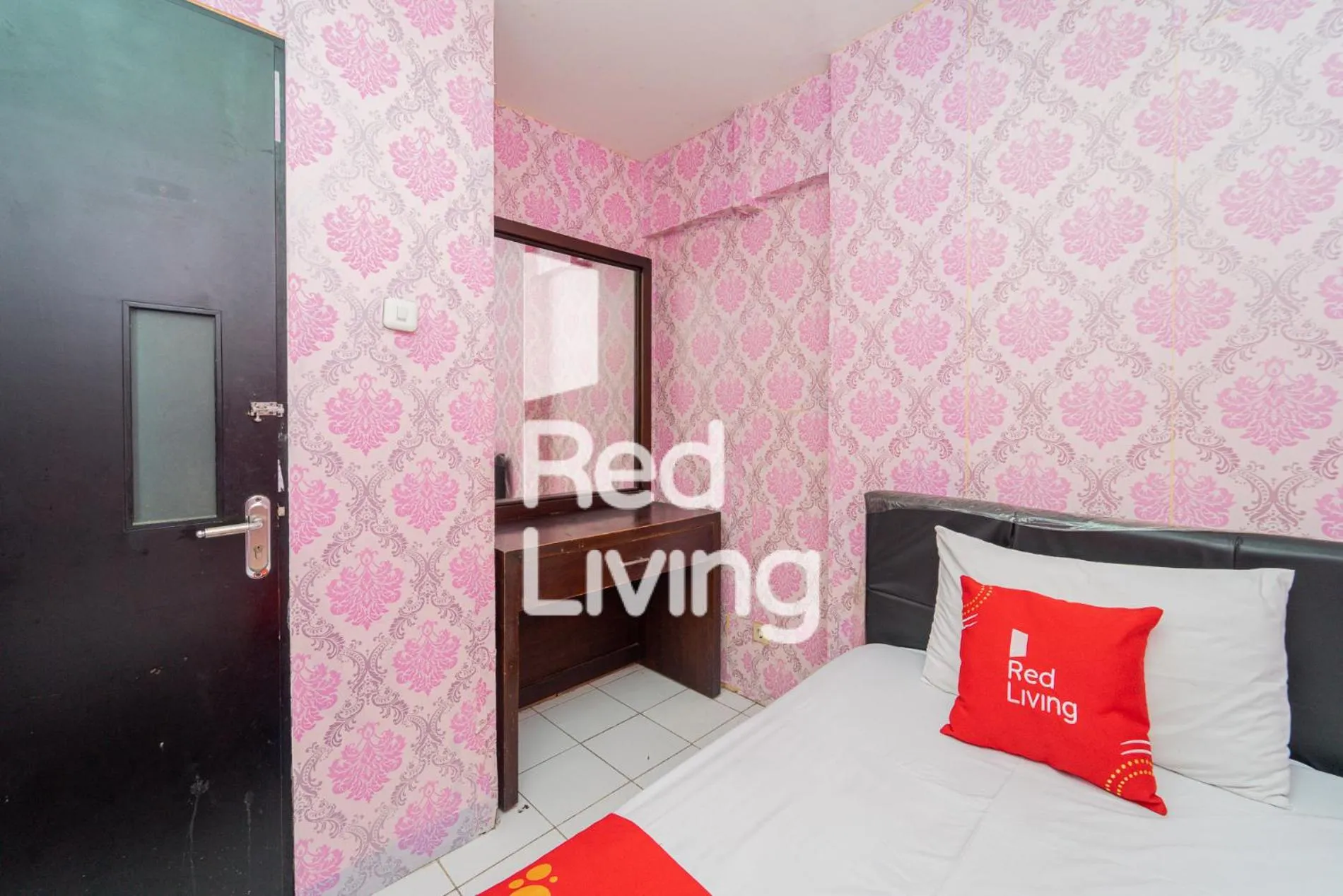 Bedroom, Bed in Apartemen Sentra Timur Residence - D Royal Property Tower Kuning
