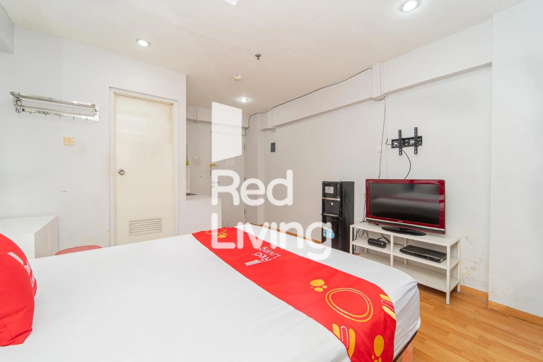 Bedroom, Bed in Apartemen Sentra Timur Residence - D Royal Property Tower Kuning