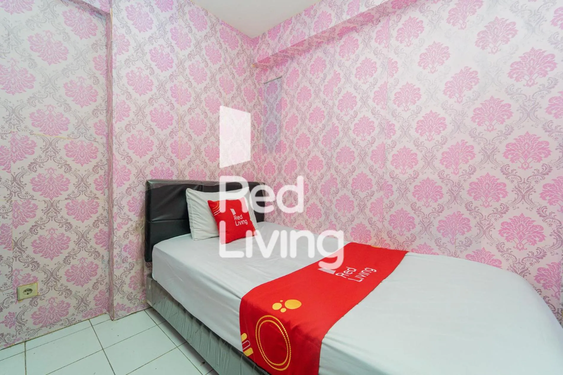 Bedroom, Bed in Apartemen Sentra Timur Residence - D Royal Property Tower Kuning