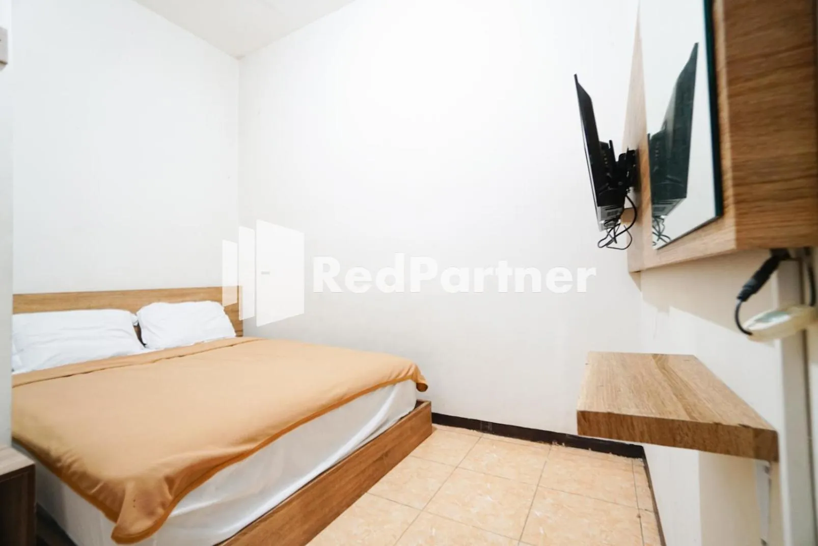 Bedroom, Bed in Bright Residence near ITC Mangga Dua Mitra RedDoorz