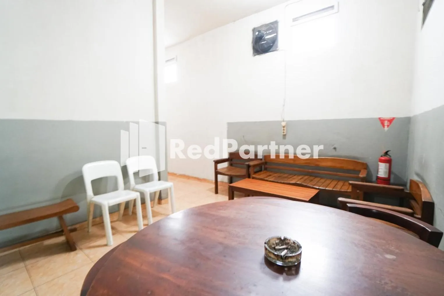 Living room in Bright Residence near ITC Mangga Dua Mitra RedDoorz