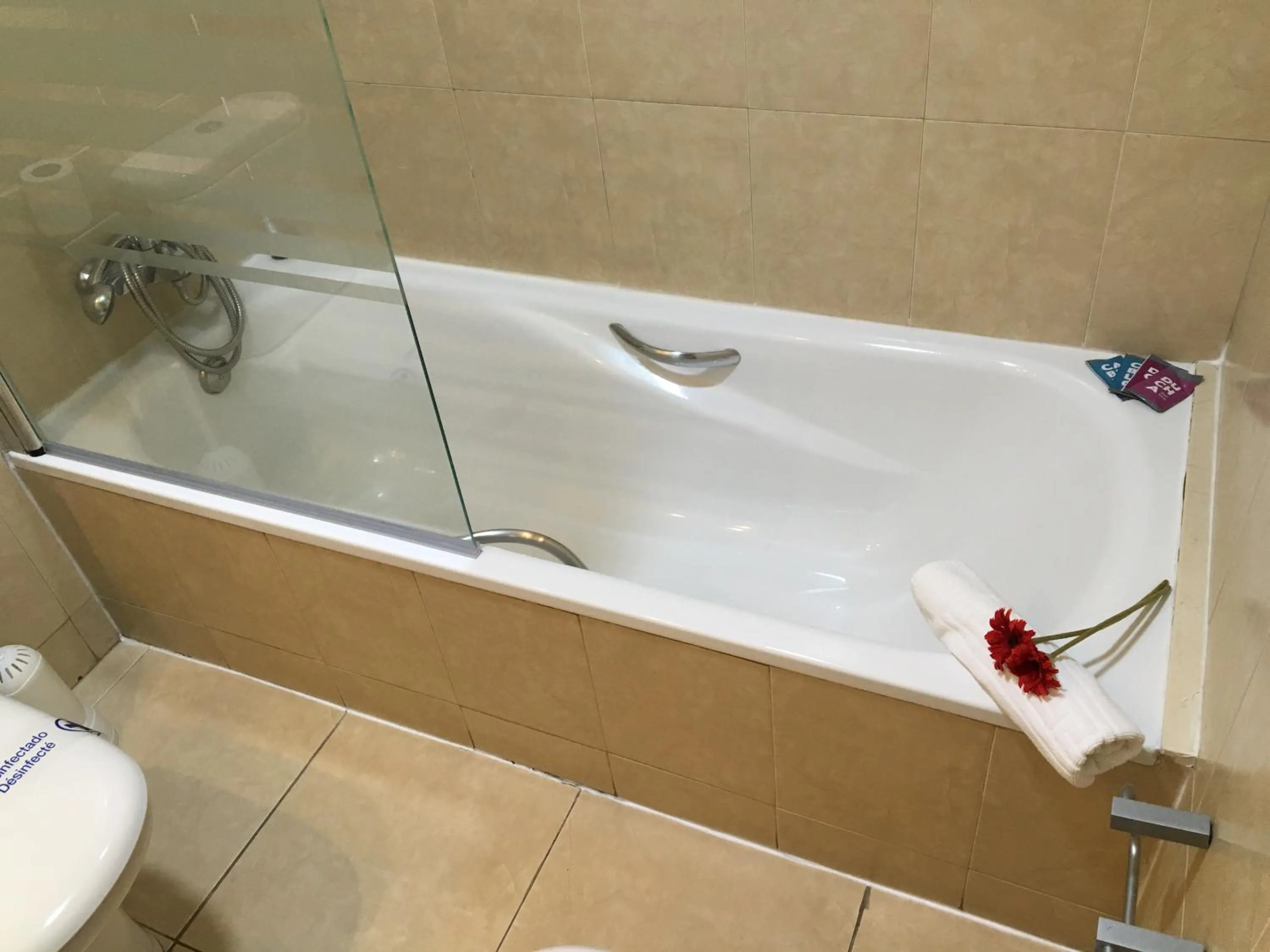 Bathroom in Hotel Jonquera