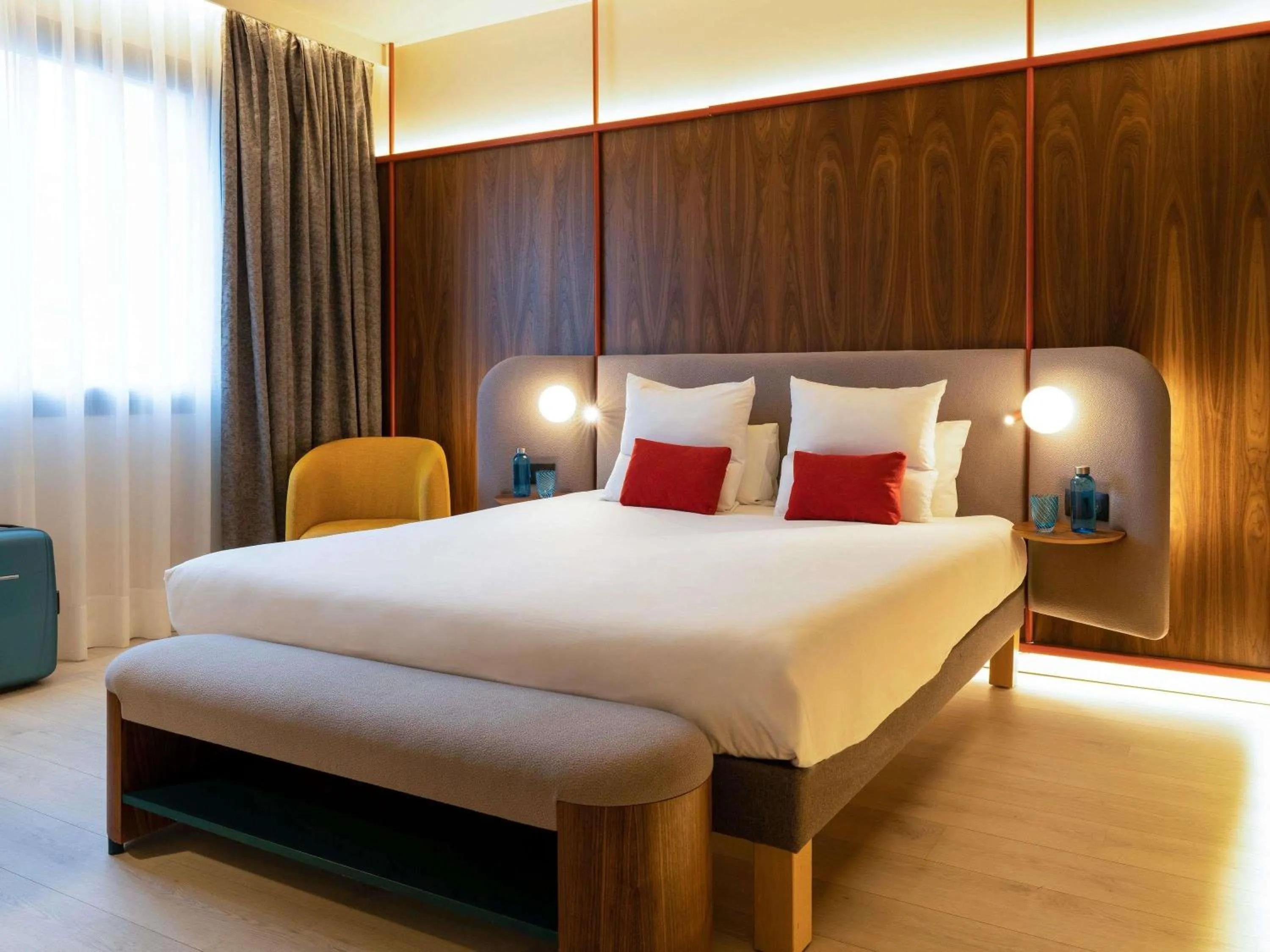 Bedroom, Bed in Novotel Madrid City Las Ventas