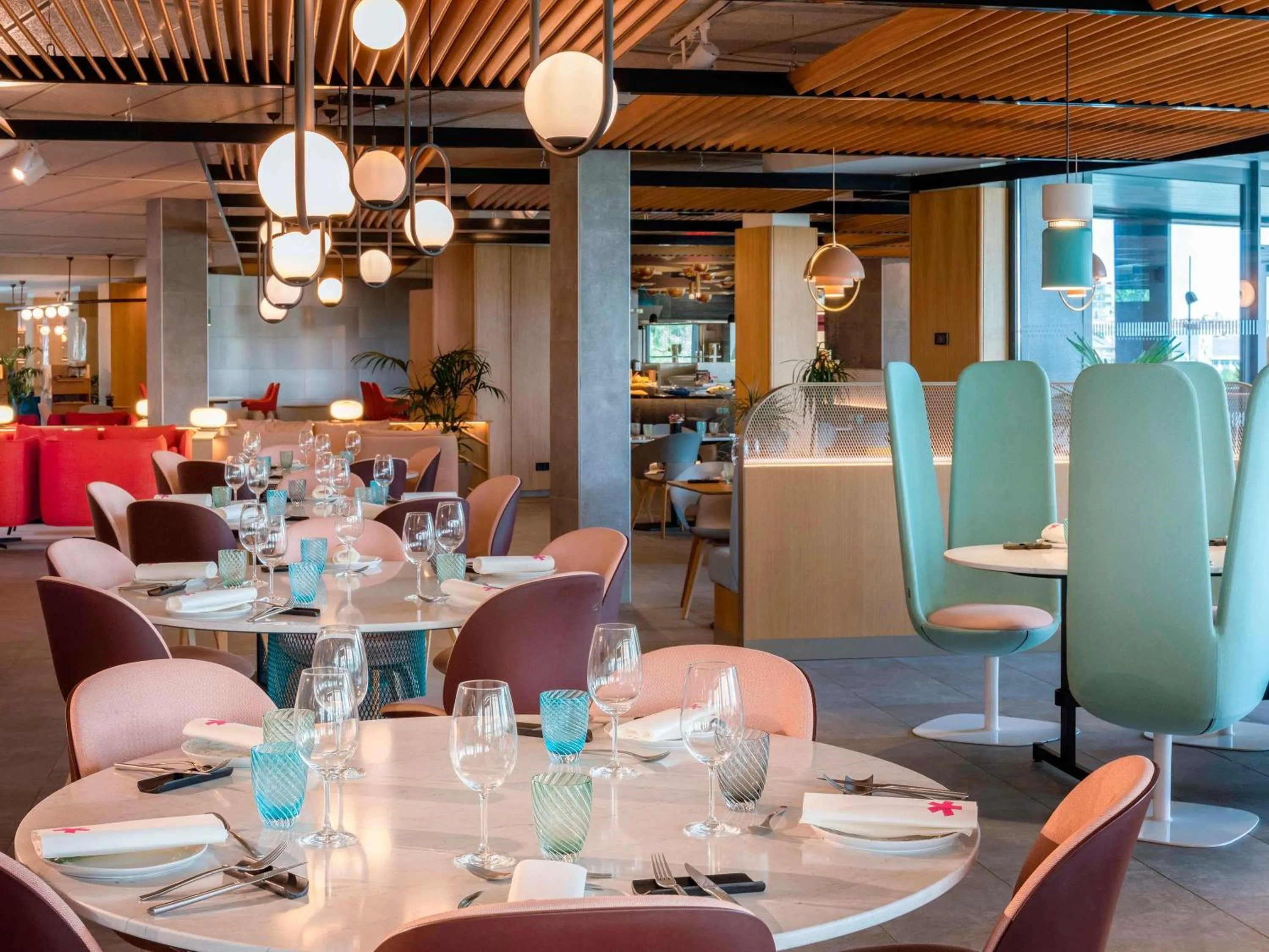 Restaurant/places to eat in Novotel Madrid City Las Ventas
