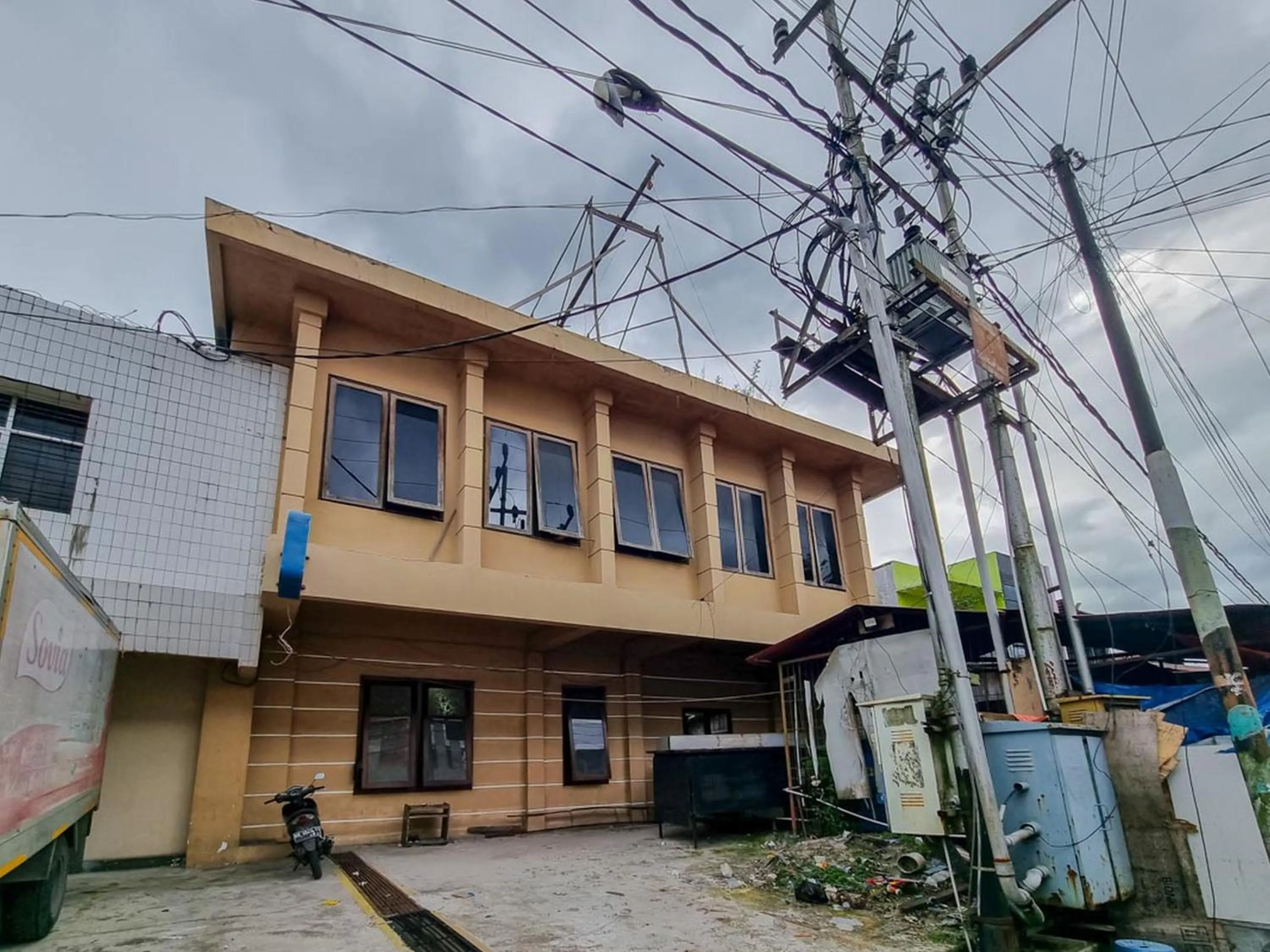 Property building in Hotel Halmahera Palangkaraya Mitra RedDoorz