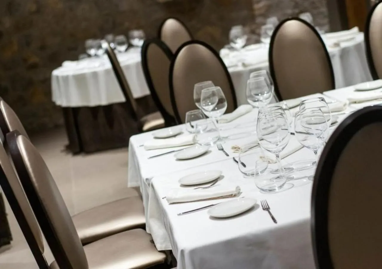 Restaurant/places to eat in Costa Esmeralda Suites