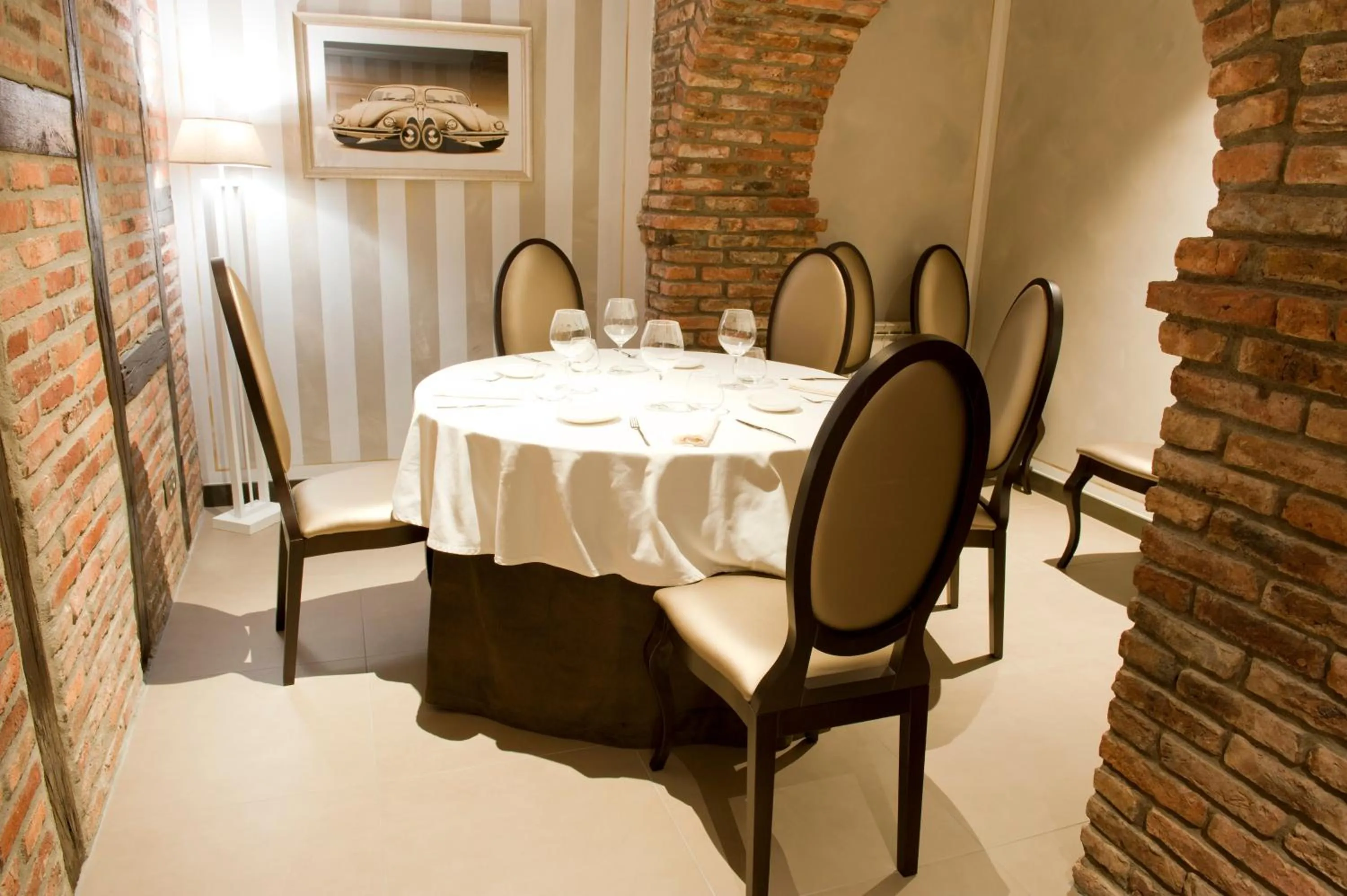 Restaurant/places to eat in Costa Esmeralda Suites