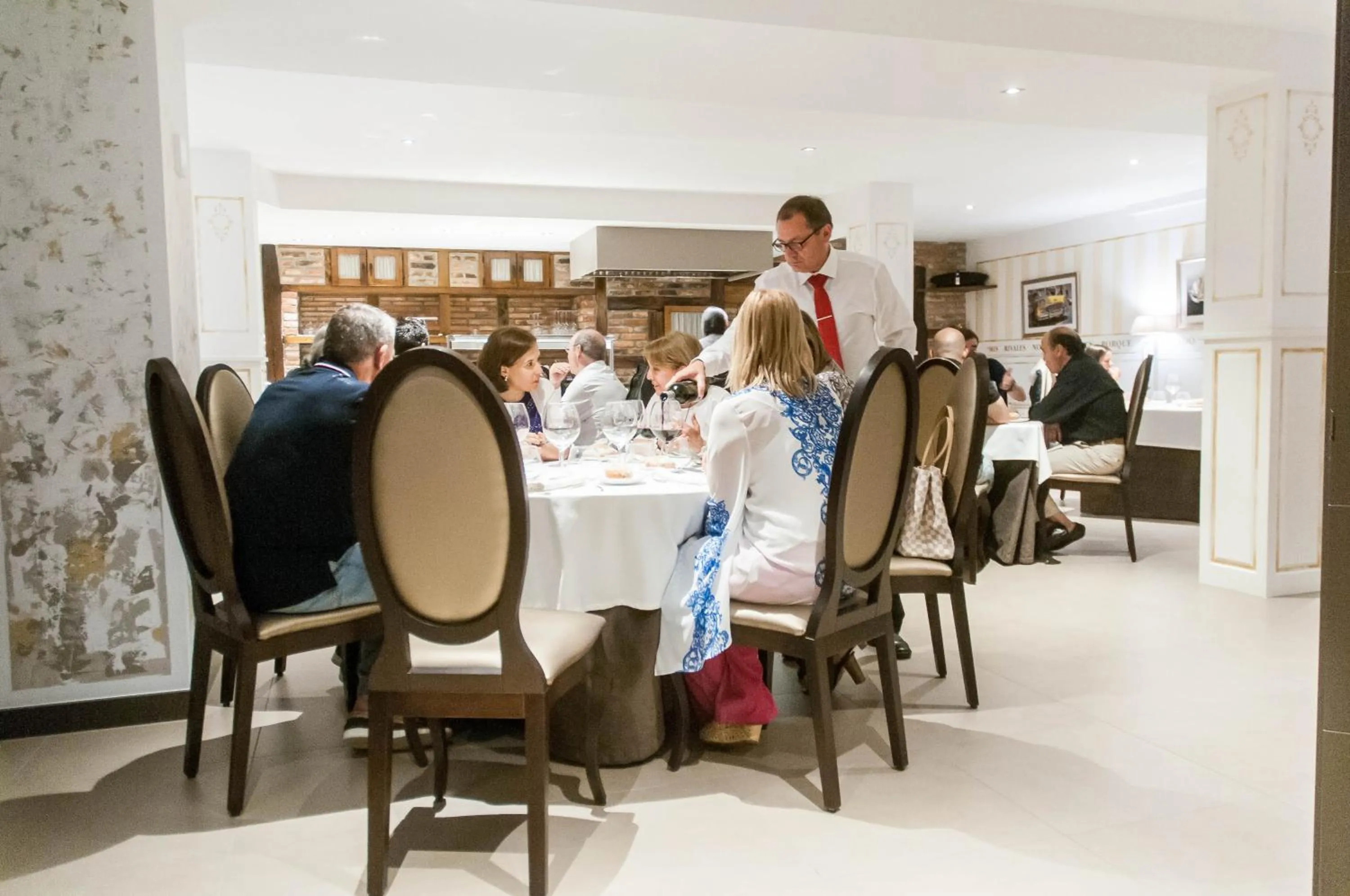 Restaurant/places to eat in Costa Esmeralda Suites