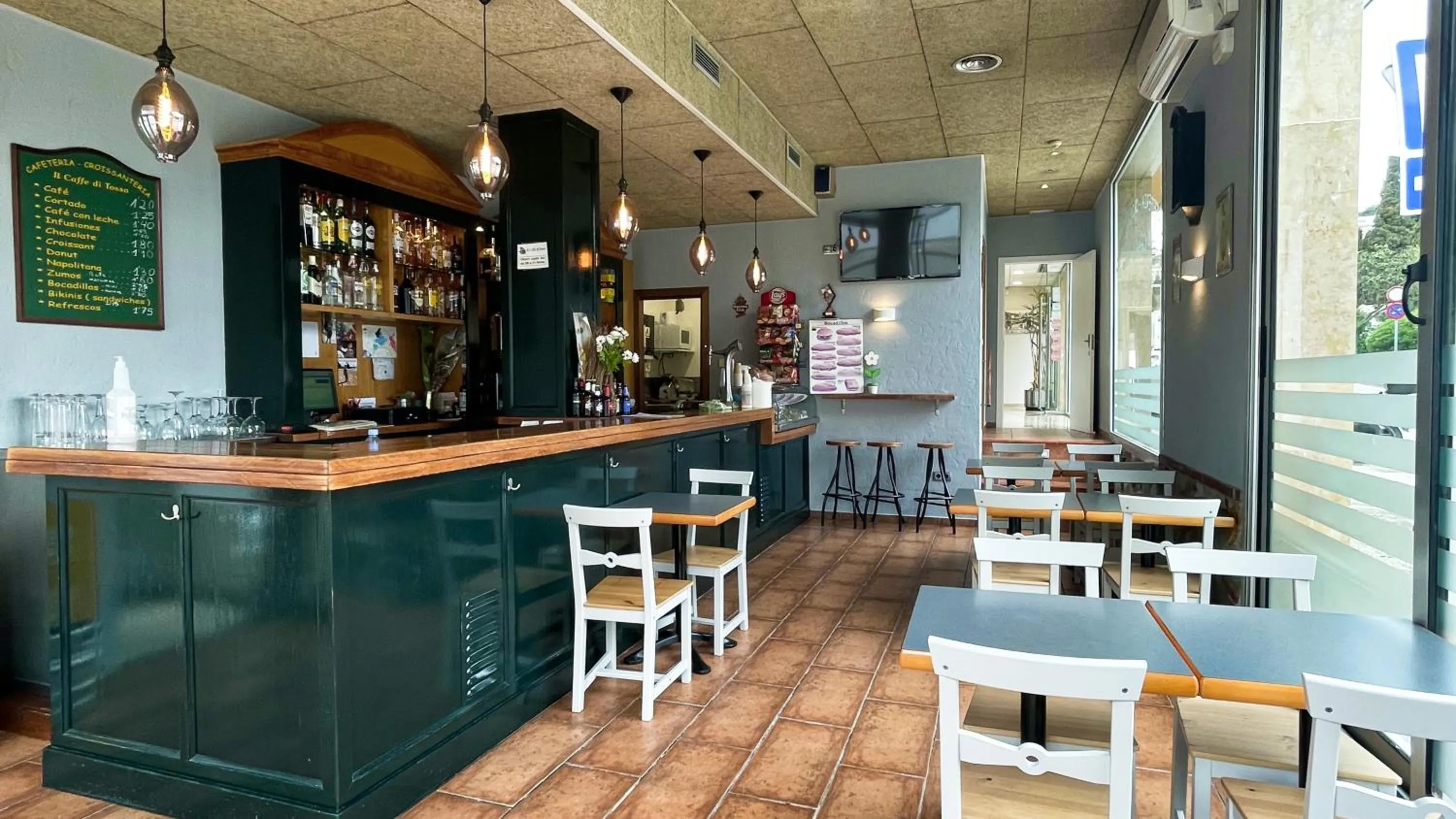 Lounge or bar in Hotel Turissa