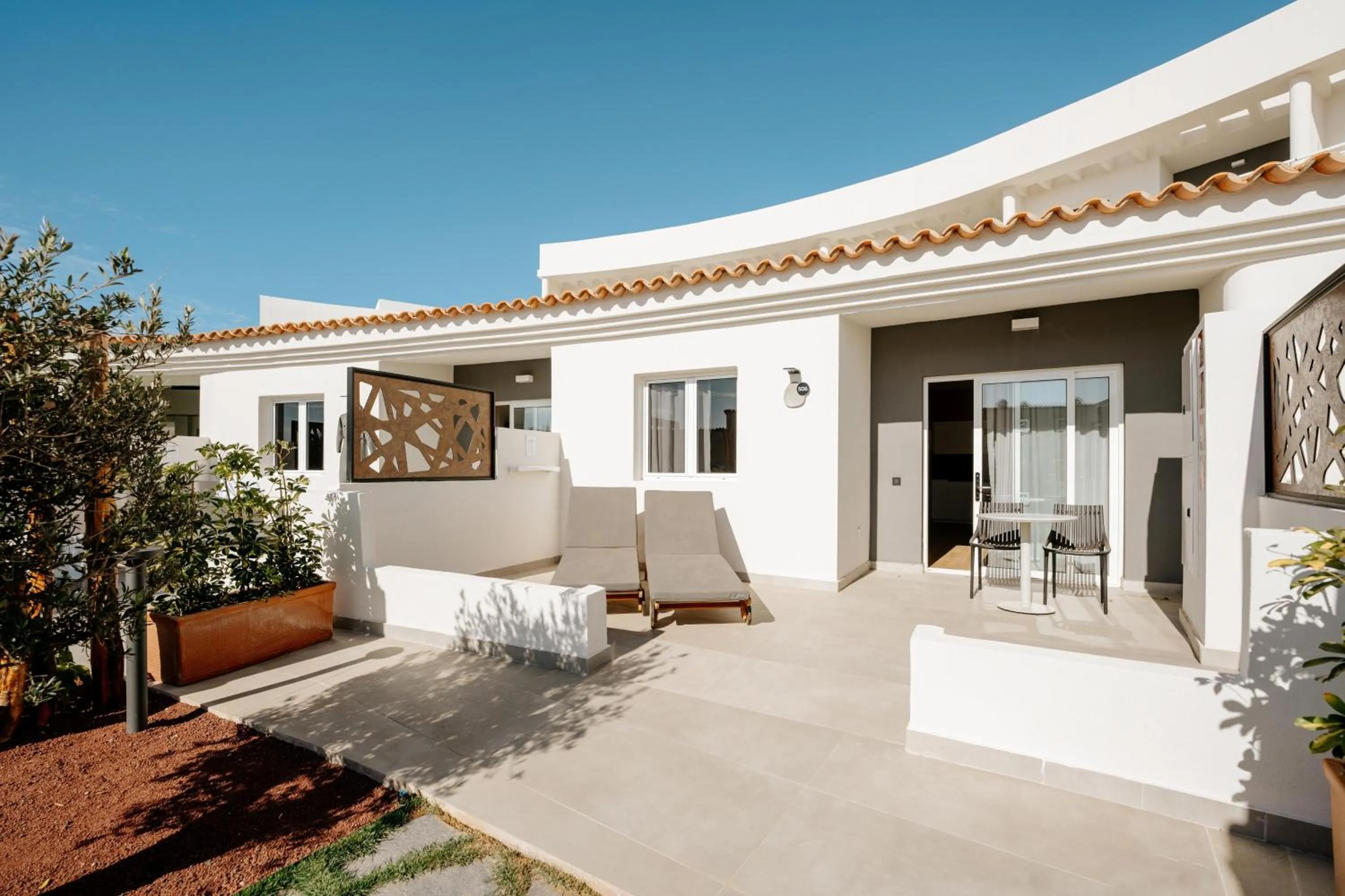 Garden in R2 HIGOS BEACH