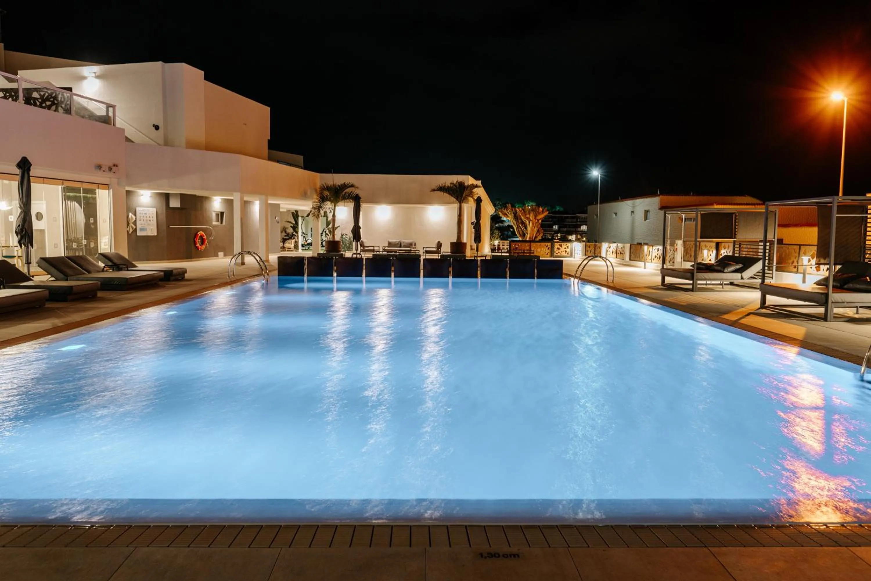 Swimming pool in R2 HIGOS BEACH