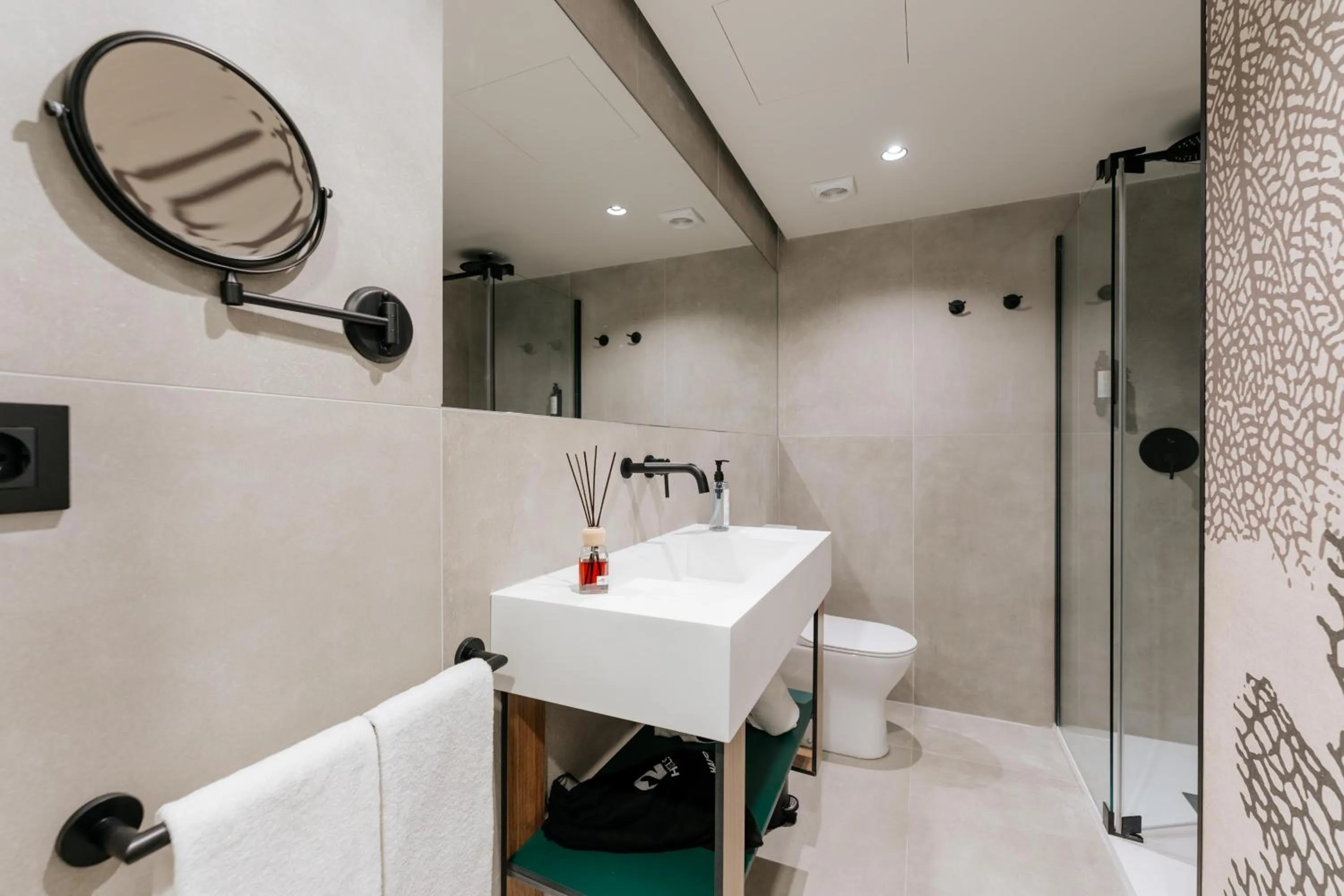 Shower in R2 HIGOS BEACH