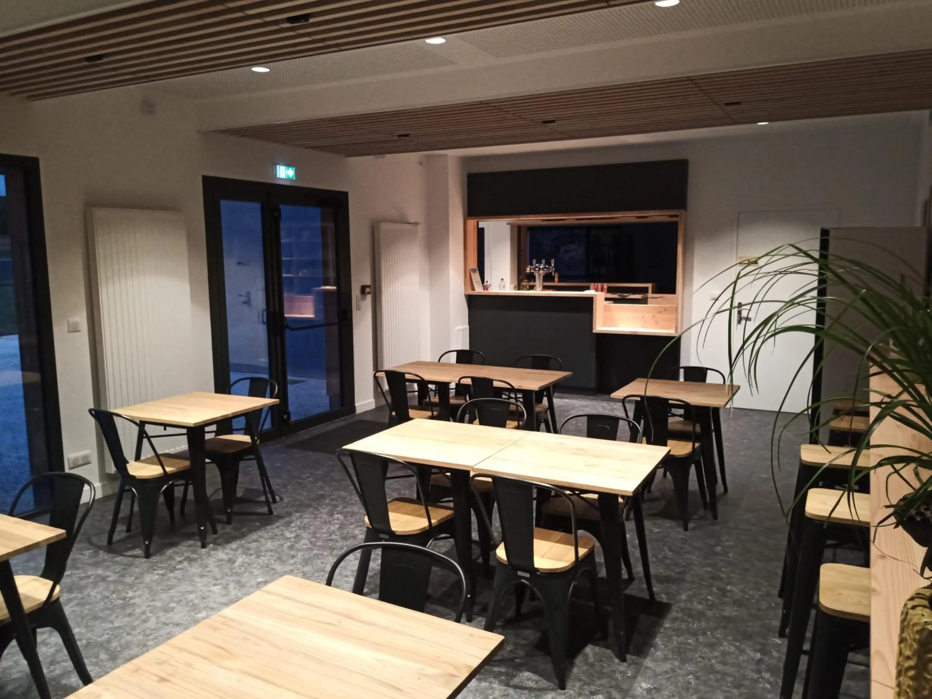 Lounge or bar in L'Orée des Sources