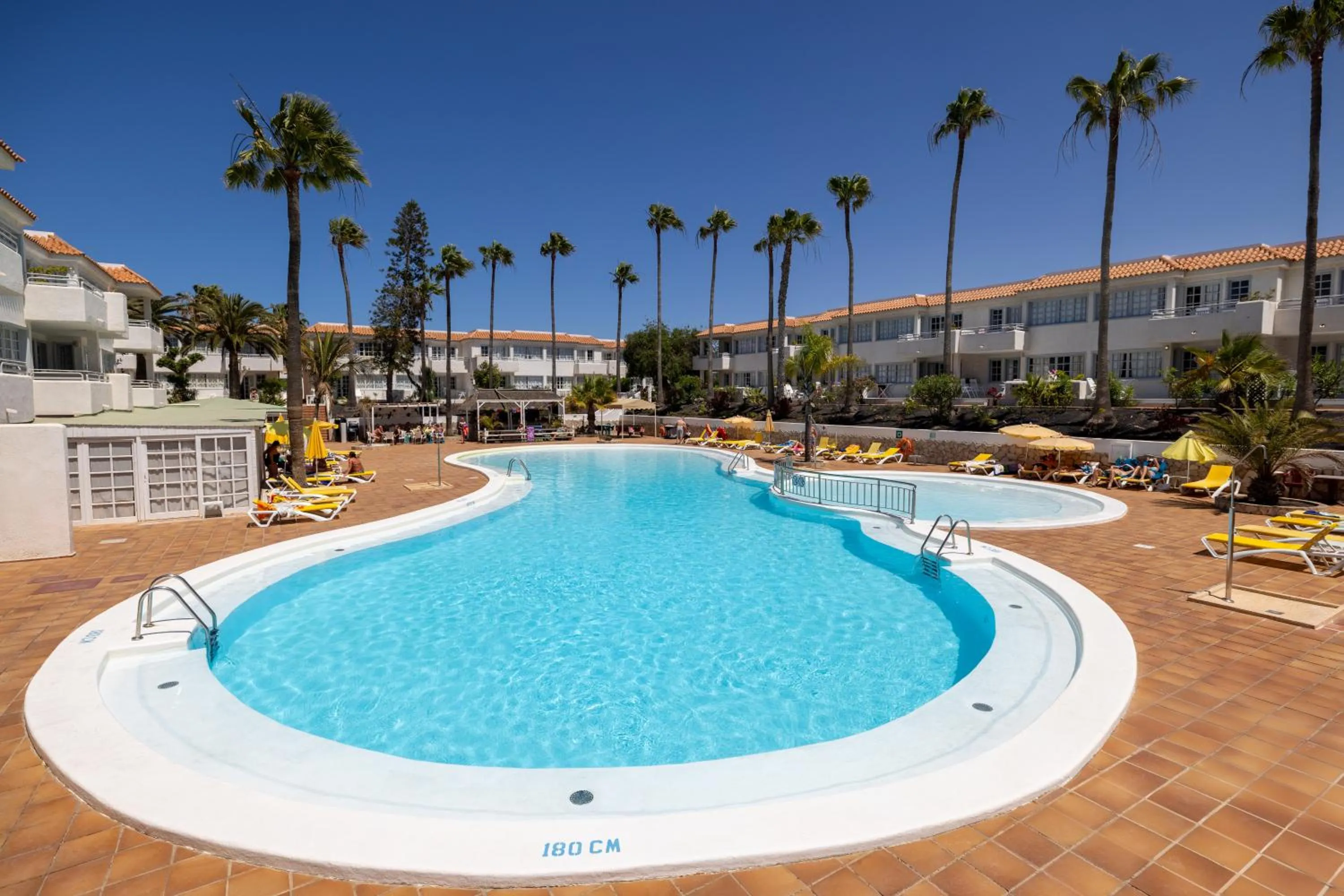 Swimming pool in Fuentepark Apartments