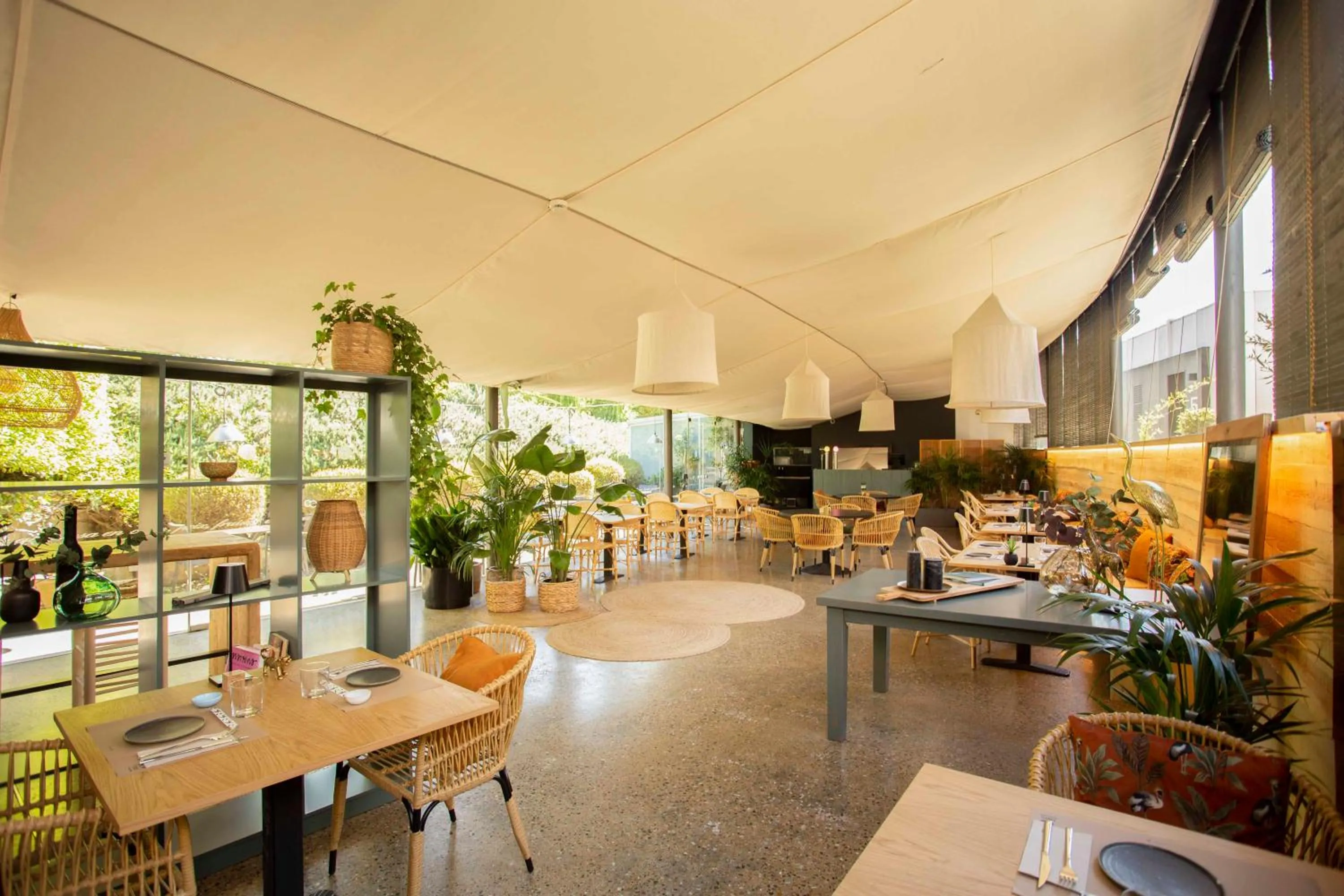 Restaurant/places to eat in Arcs De Monells - Adults Only