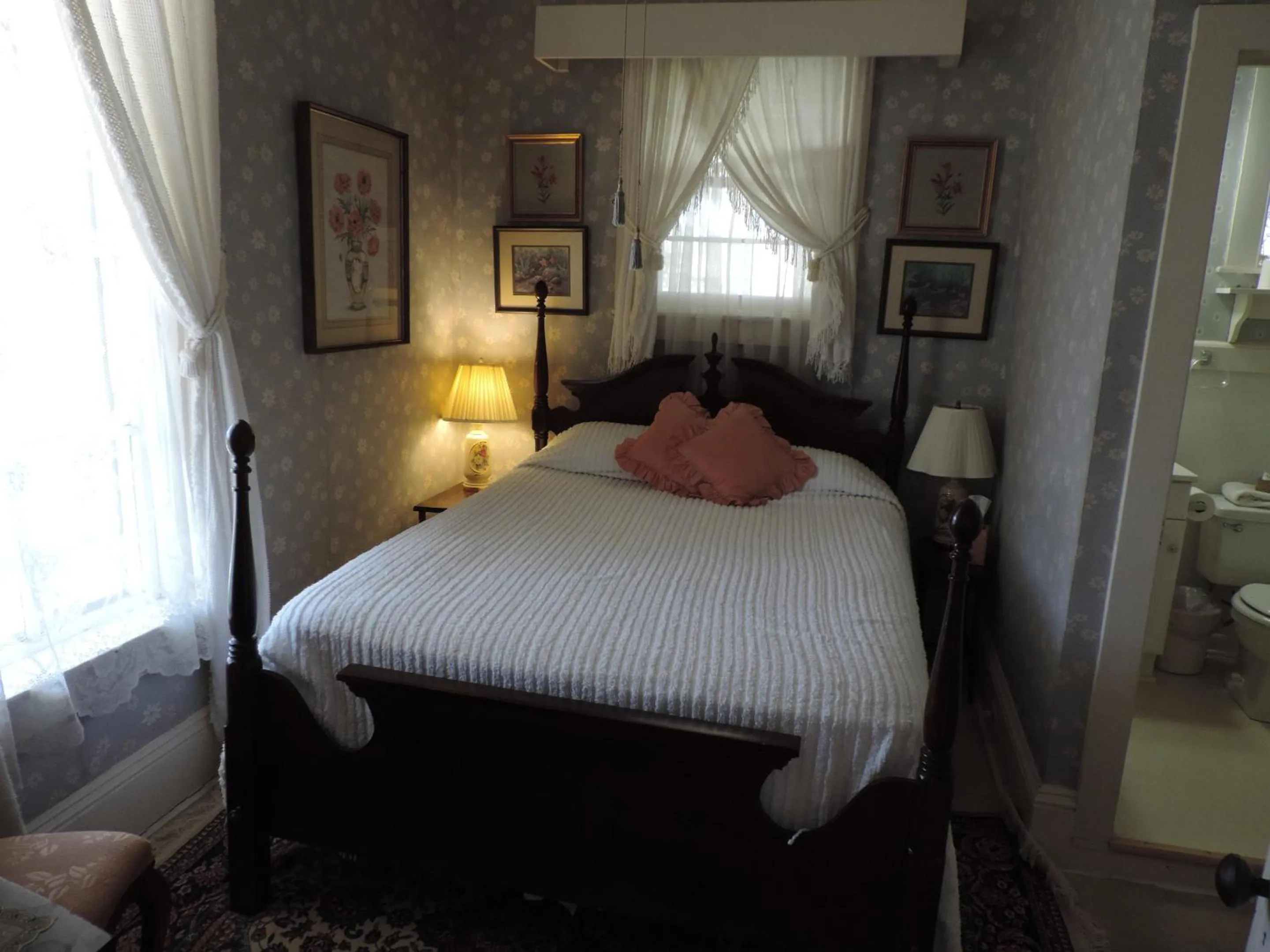 Bedroom, Bed in Franklin Terrace Bed and Breakfast