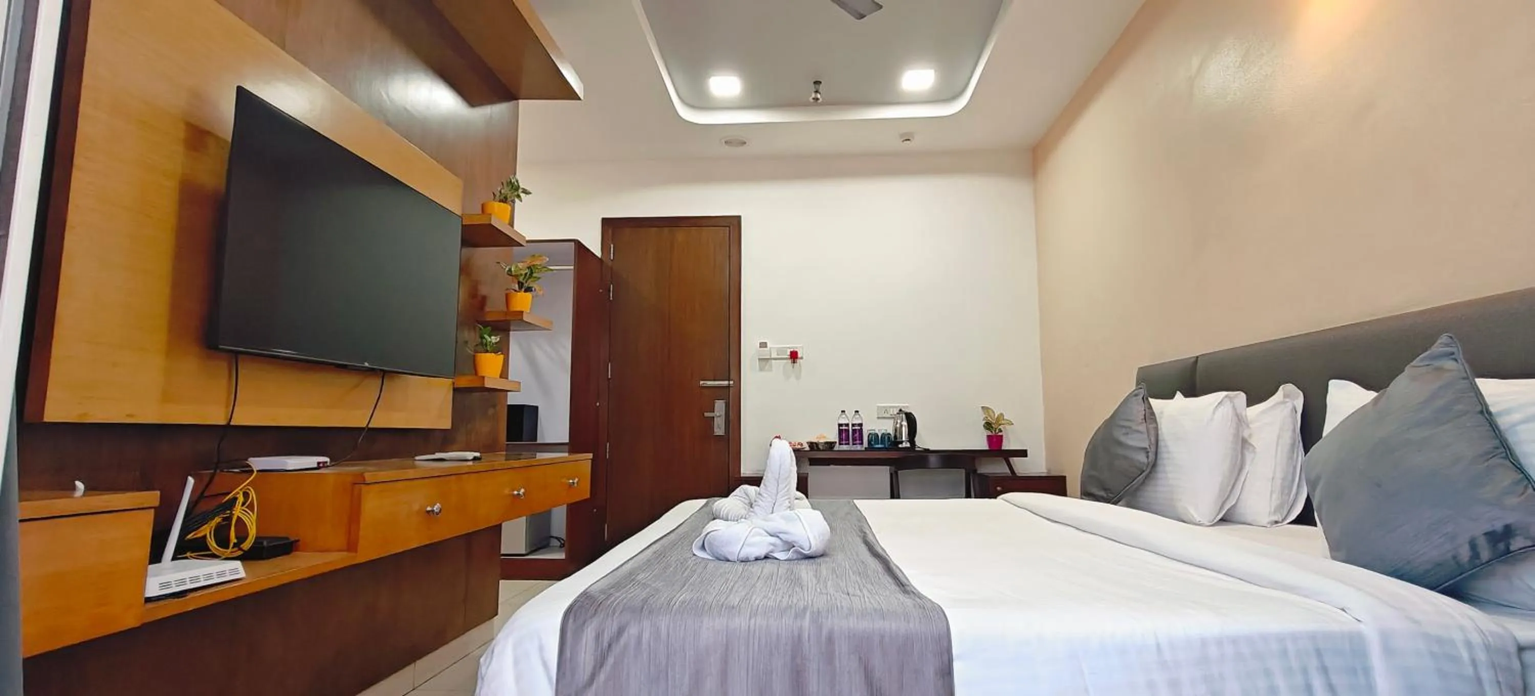 Bed in PGC Chennai Resort & Club By SSS