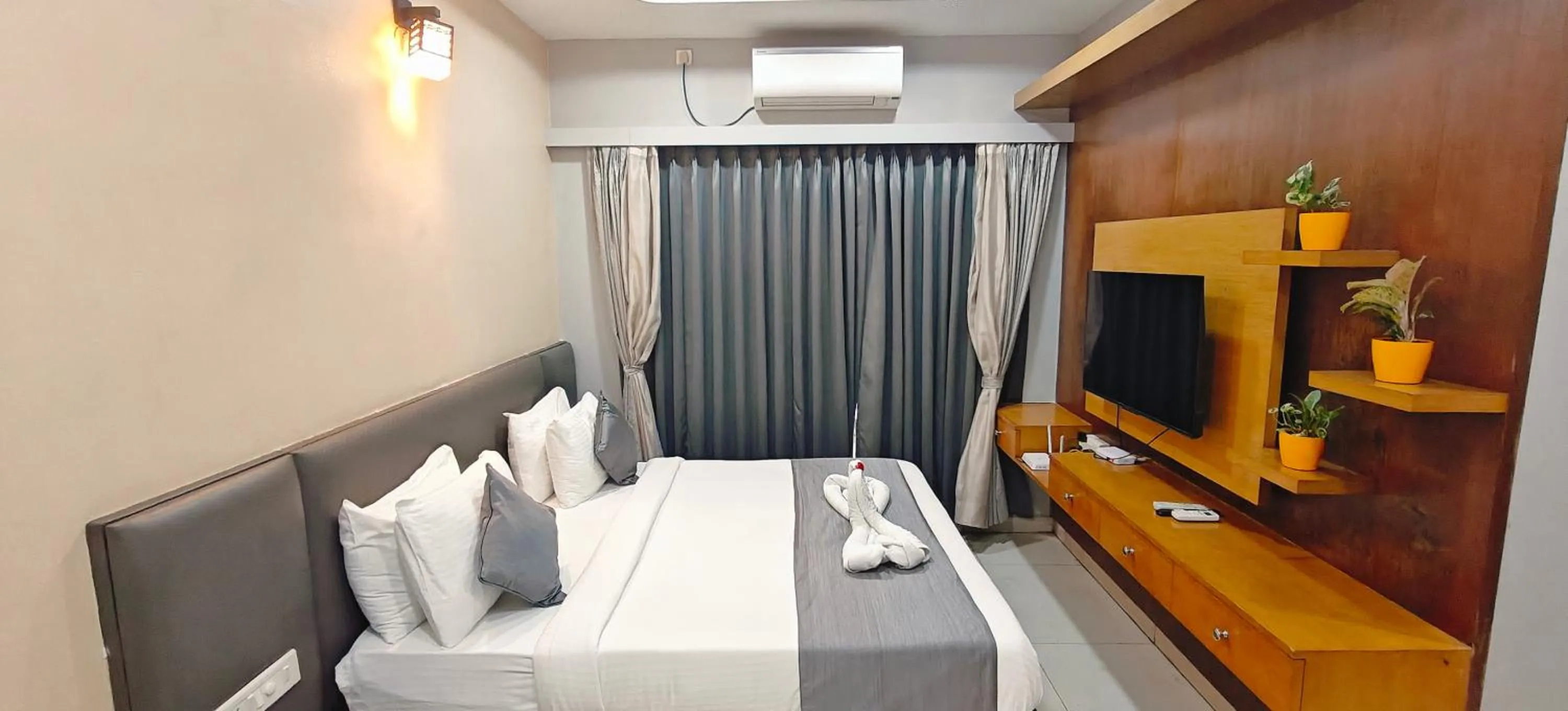 Bed in PGC Chennai Resort & Club By SSS