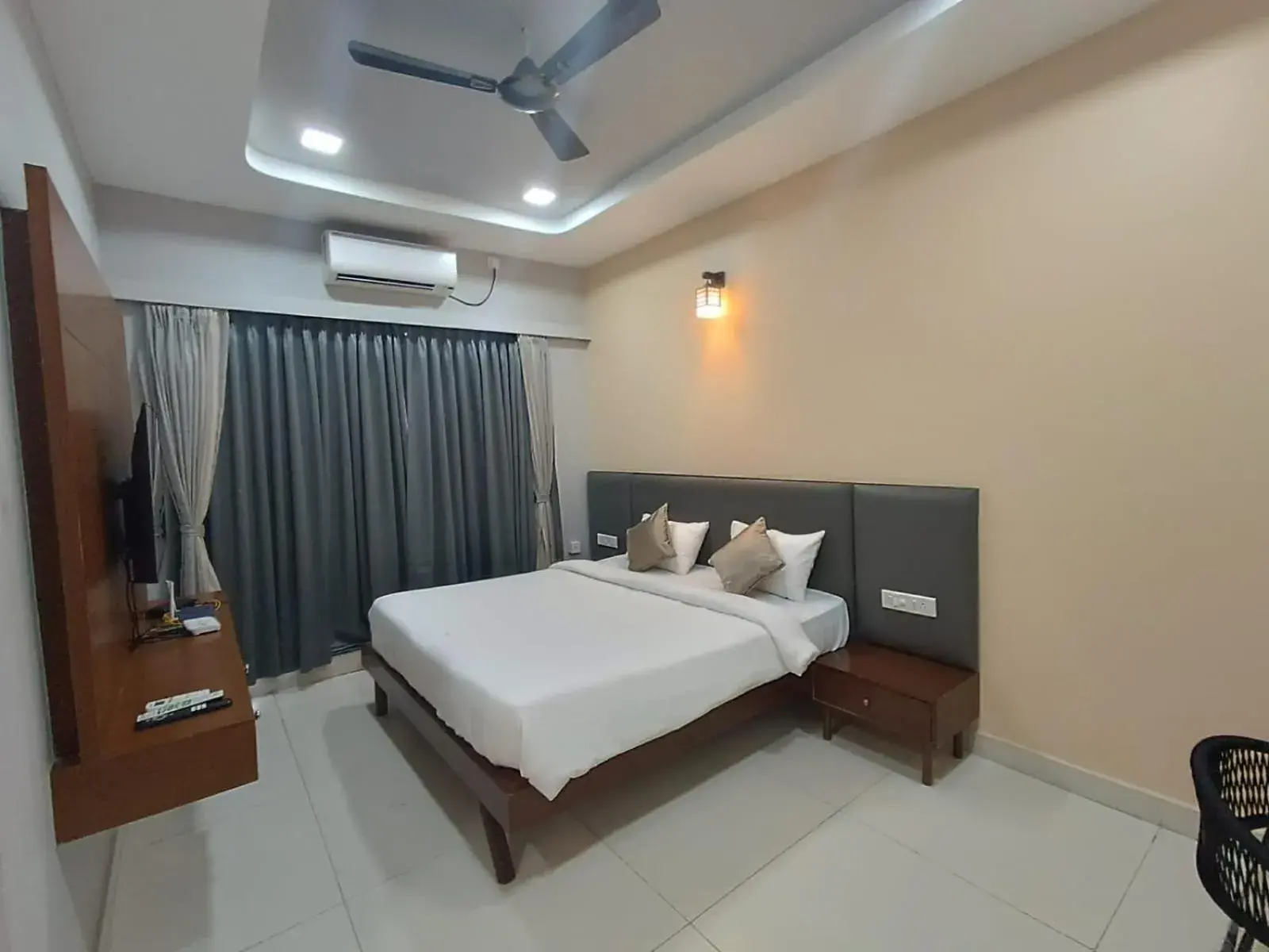 Deluxe Double Room in PGC Chennai Resort & Club By SSS Deluxe Double Room in PGC Chennai Resort & Club By SSS