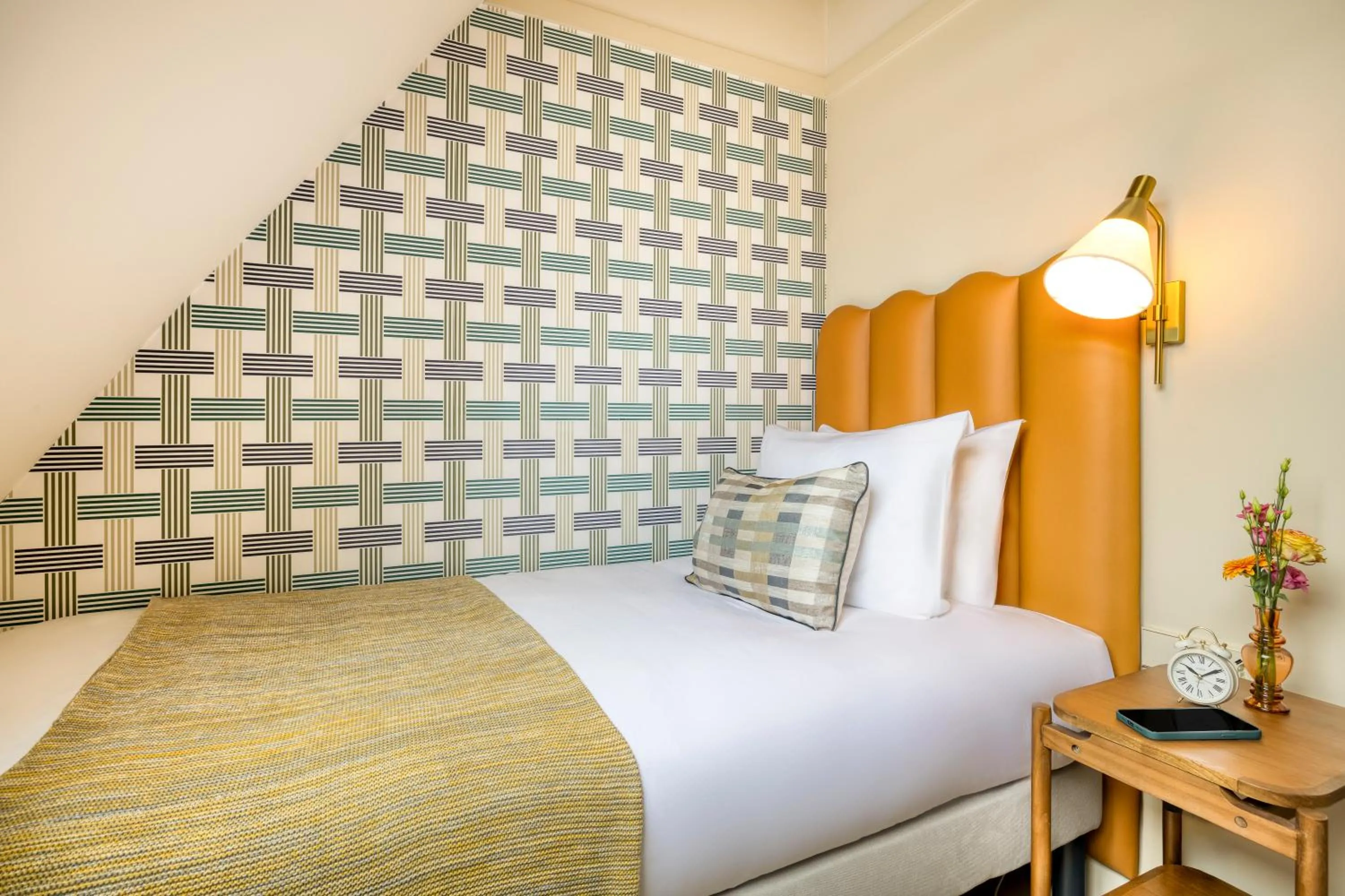 Bed in Citadines Canal Amsterdam