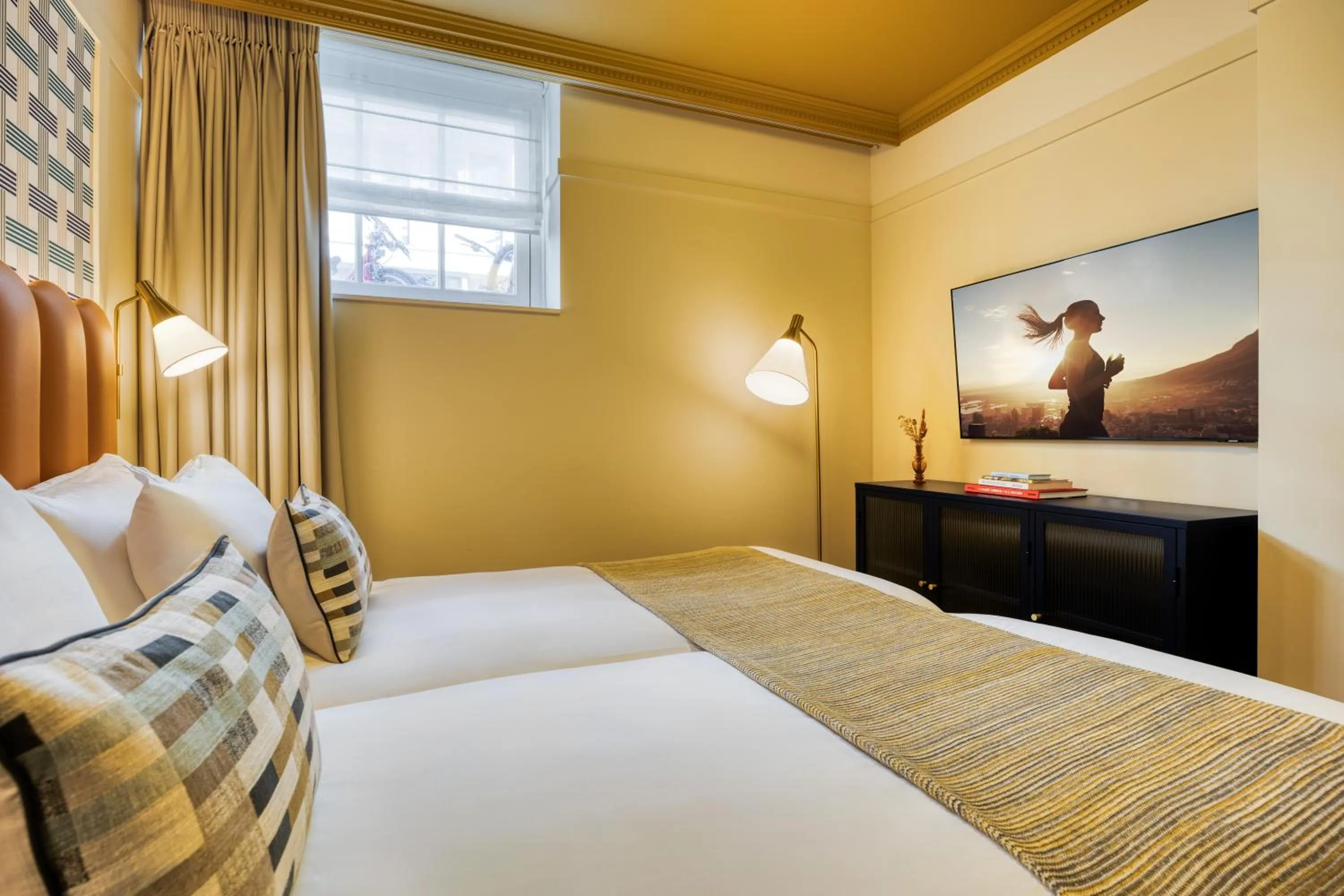 Bed in Citadines Canal Amsterdam