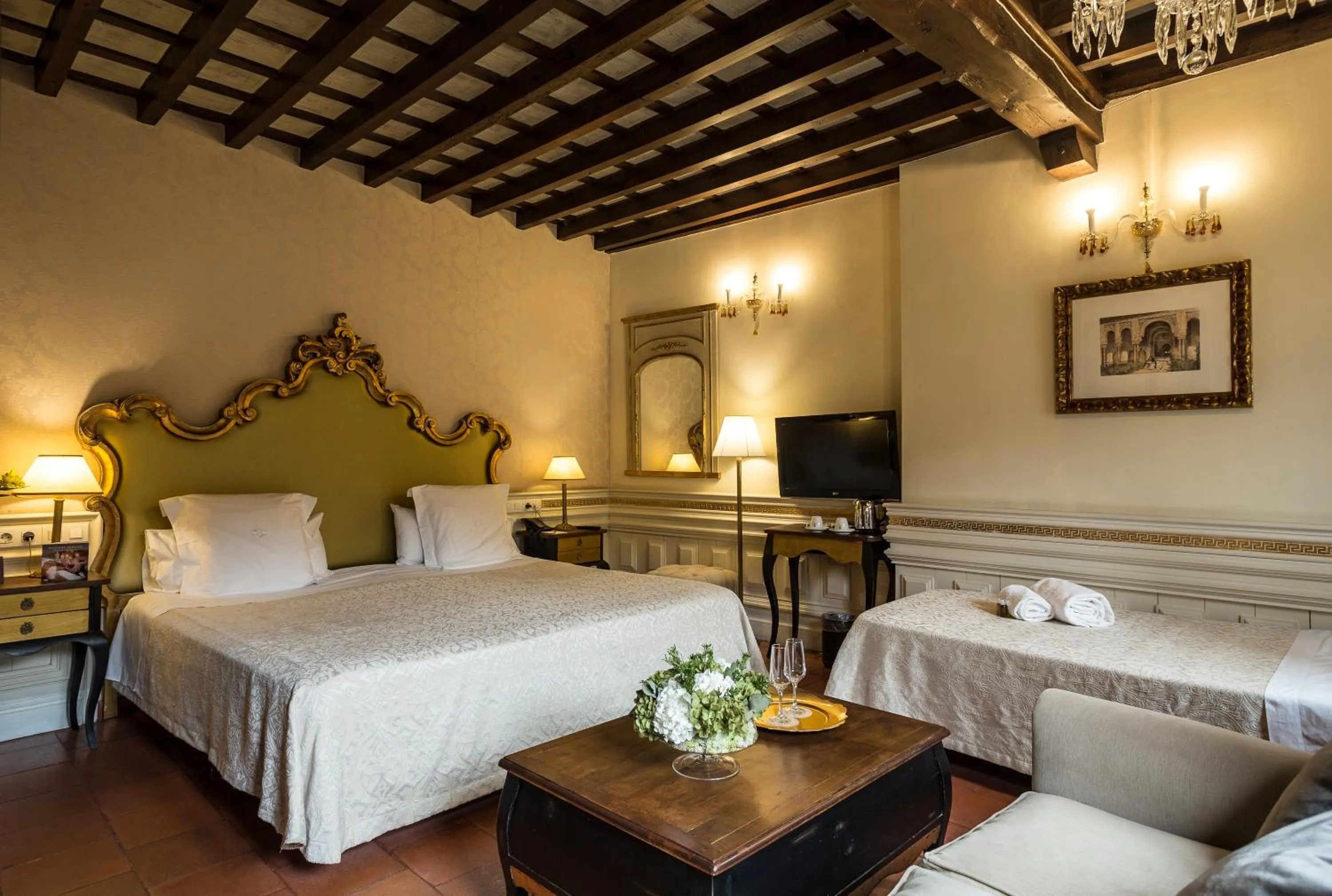 Bed in Hotel Casa 1800 Granada