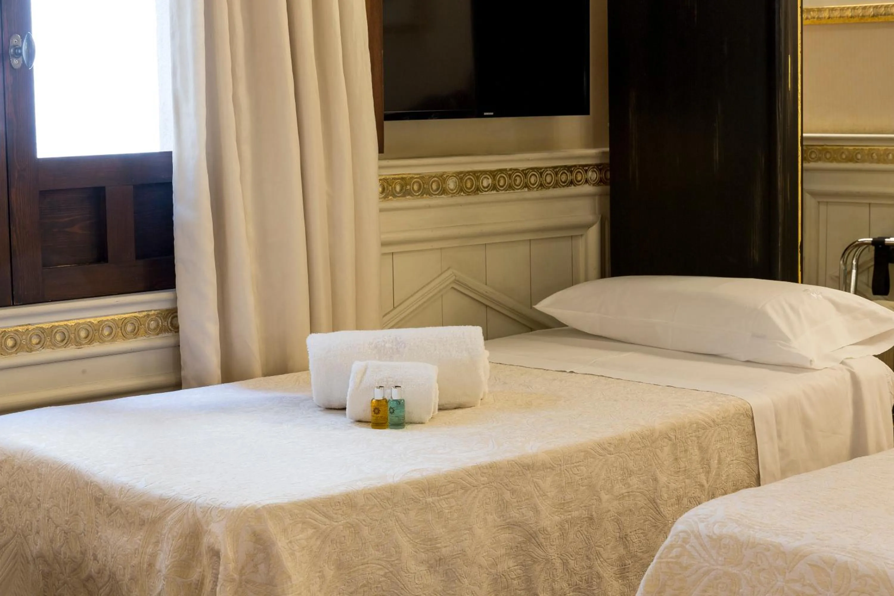 Bed in Hotel Casa 1800 Granada