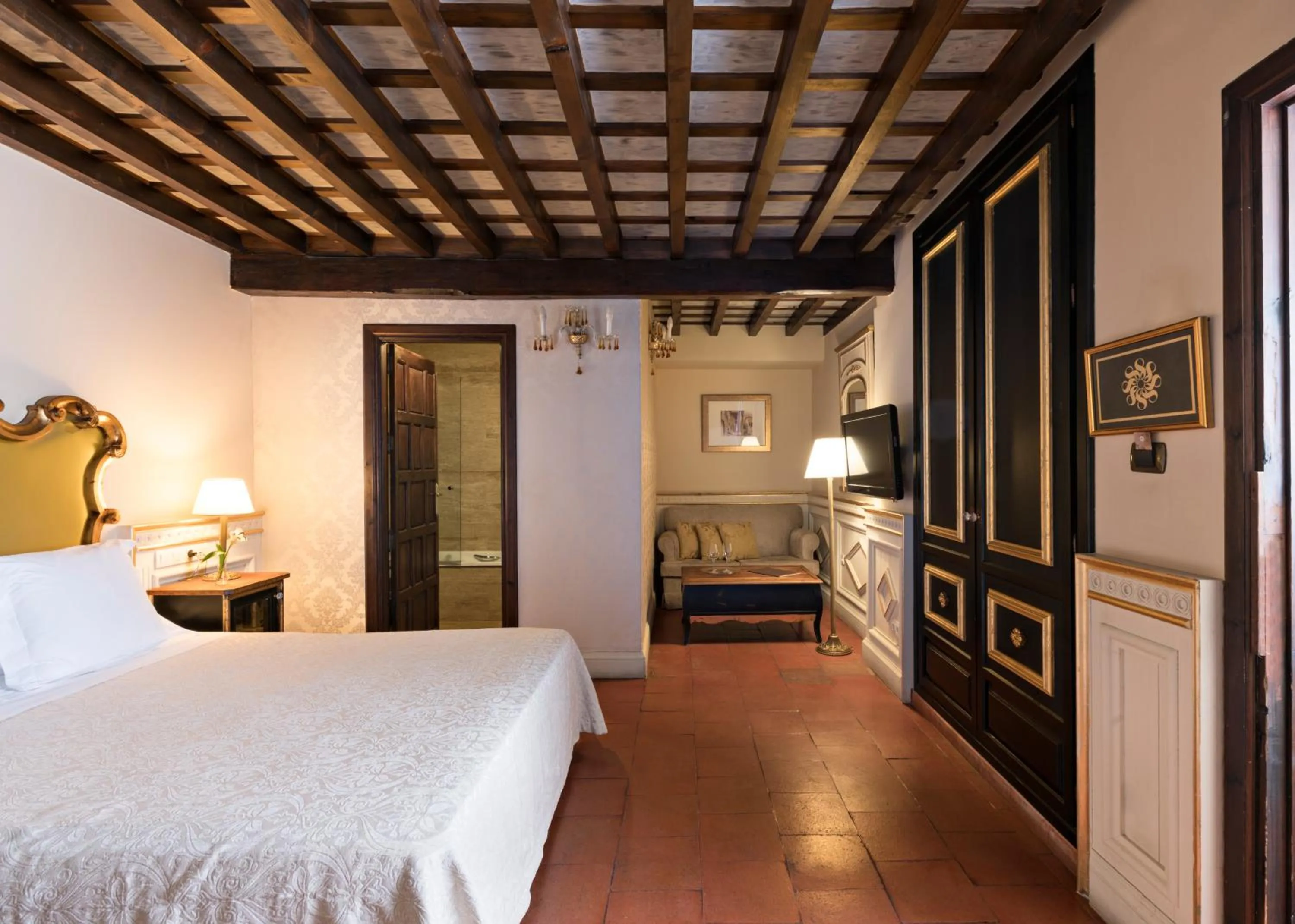 Lobby or reception, Bed in Hotel Casa 1800 Granada