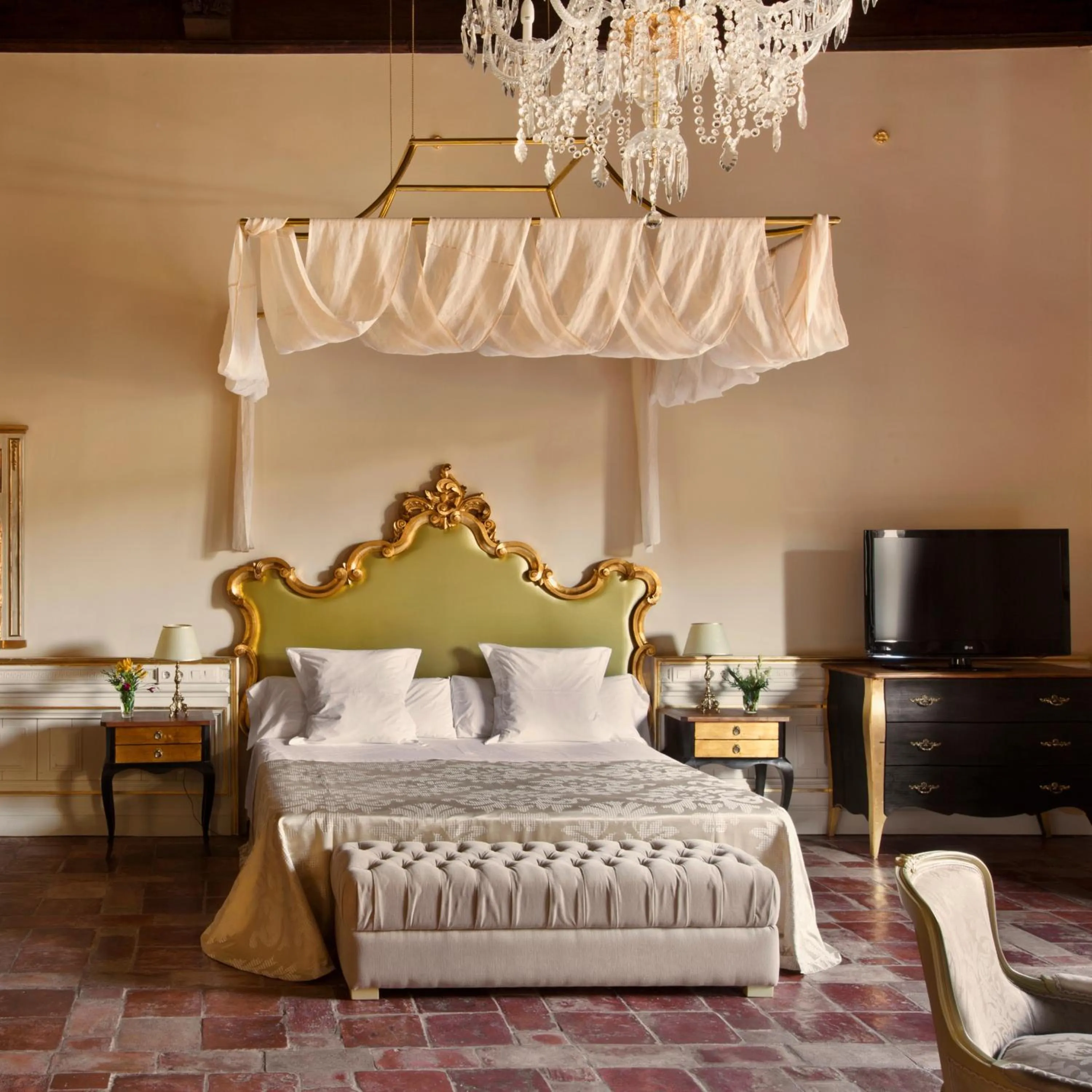 Bedroom, Bed in Hotel Casa 1800 Granada