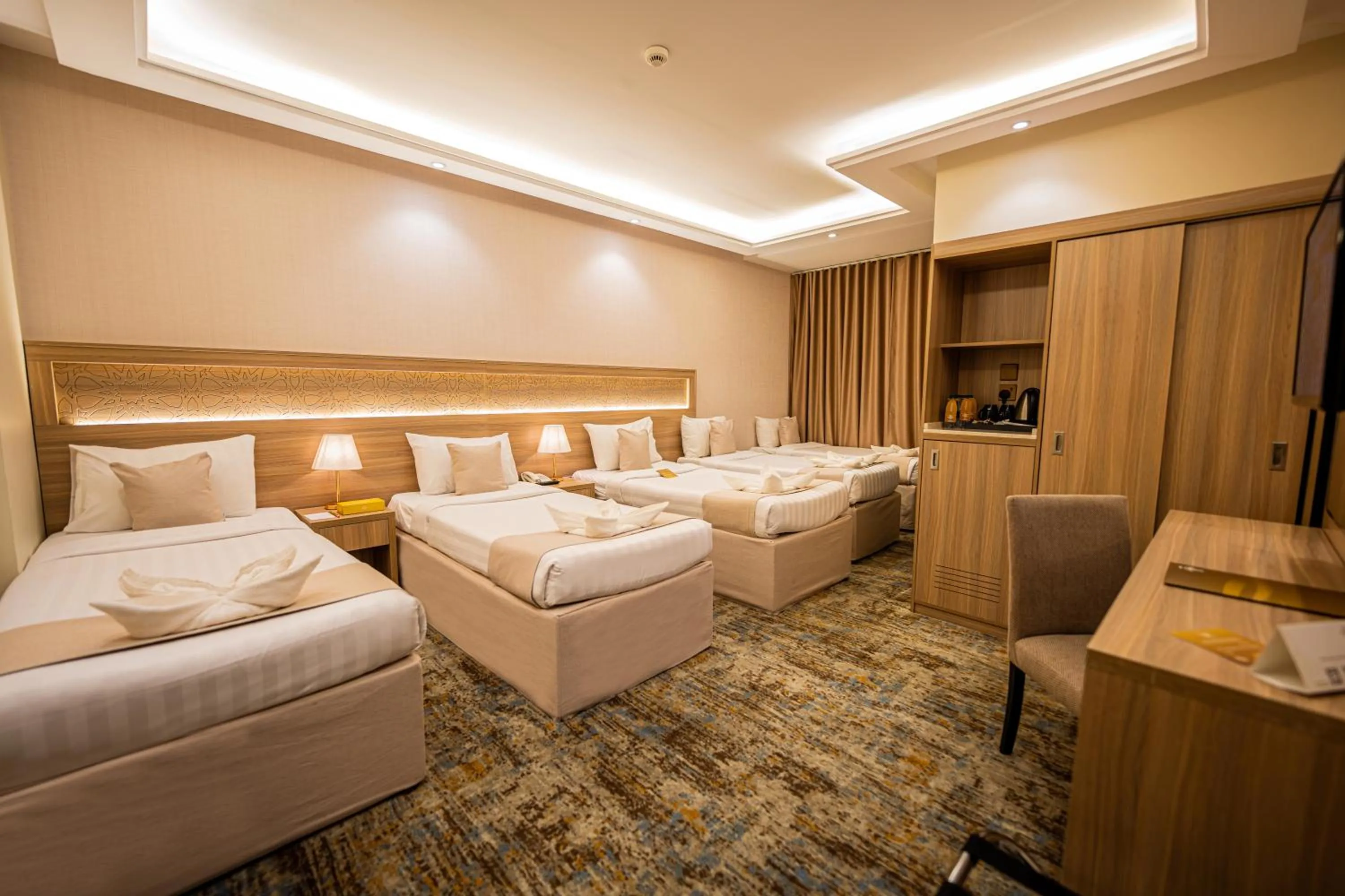 Bedroom, Bed in Snood Al Azama Hotel