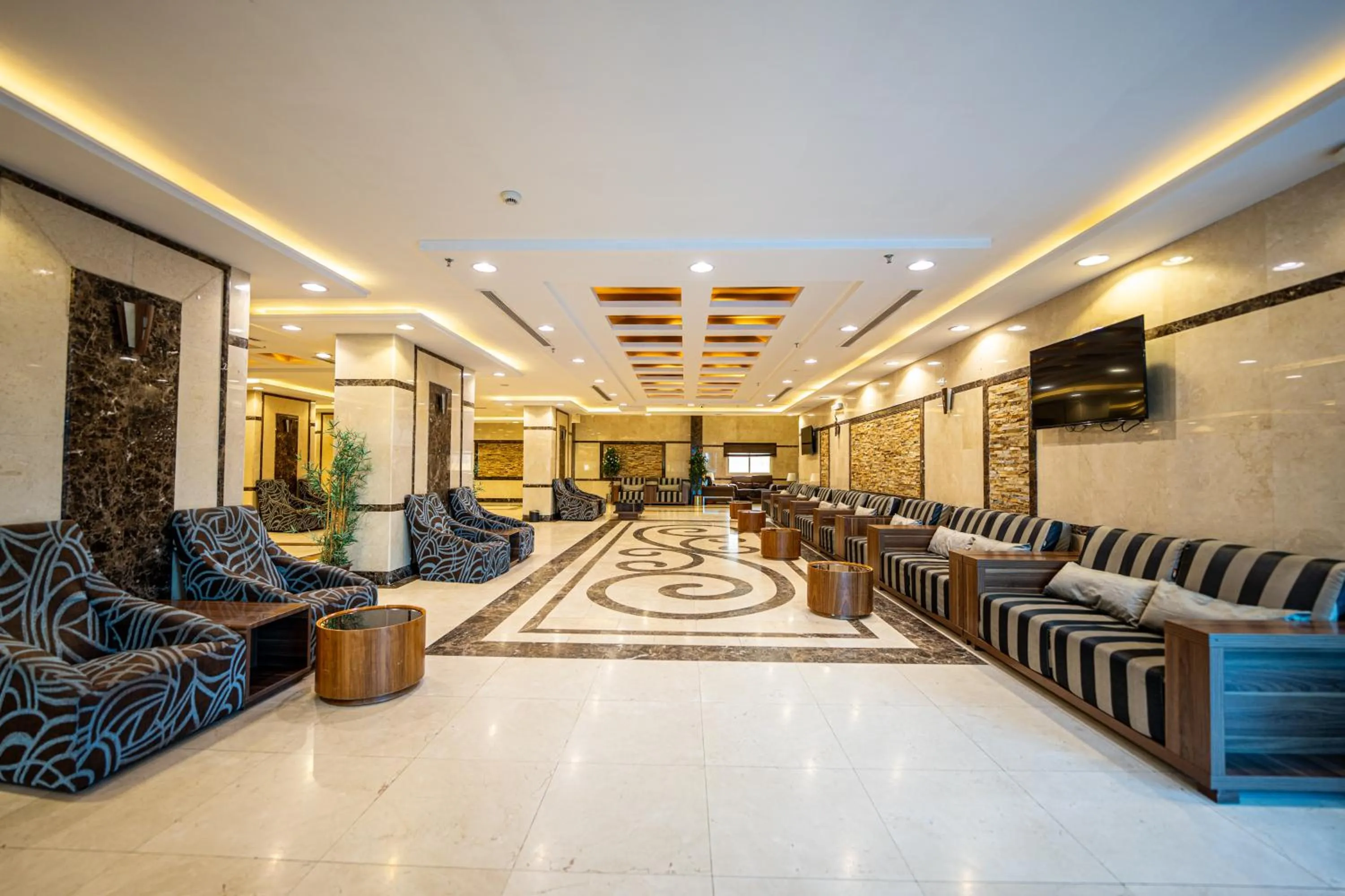 Lobby or reception in Snood Al Azama Hotel