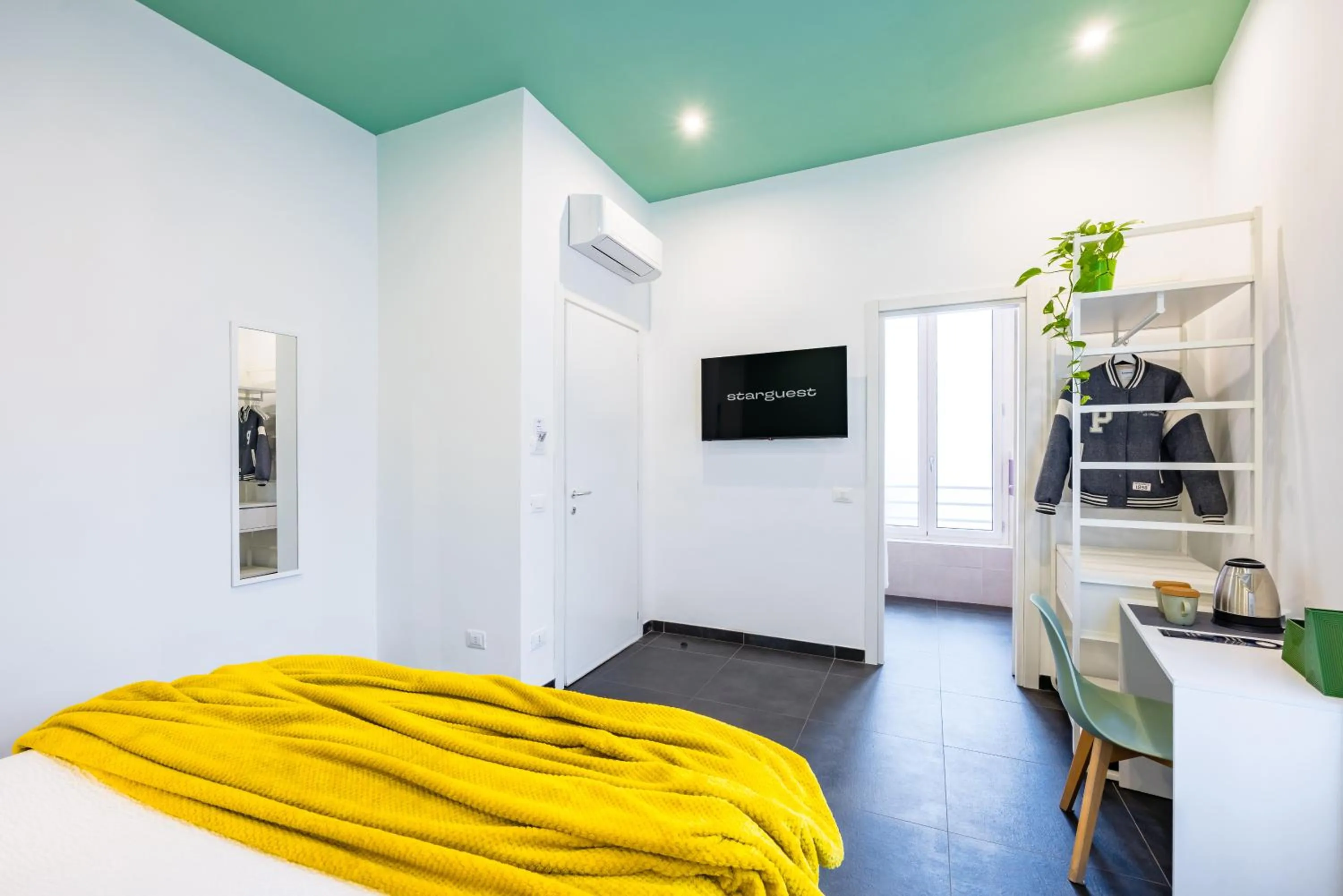 Photo of the whole room, Bed in Le Porte di Partenope