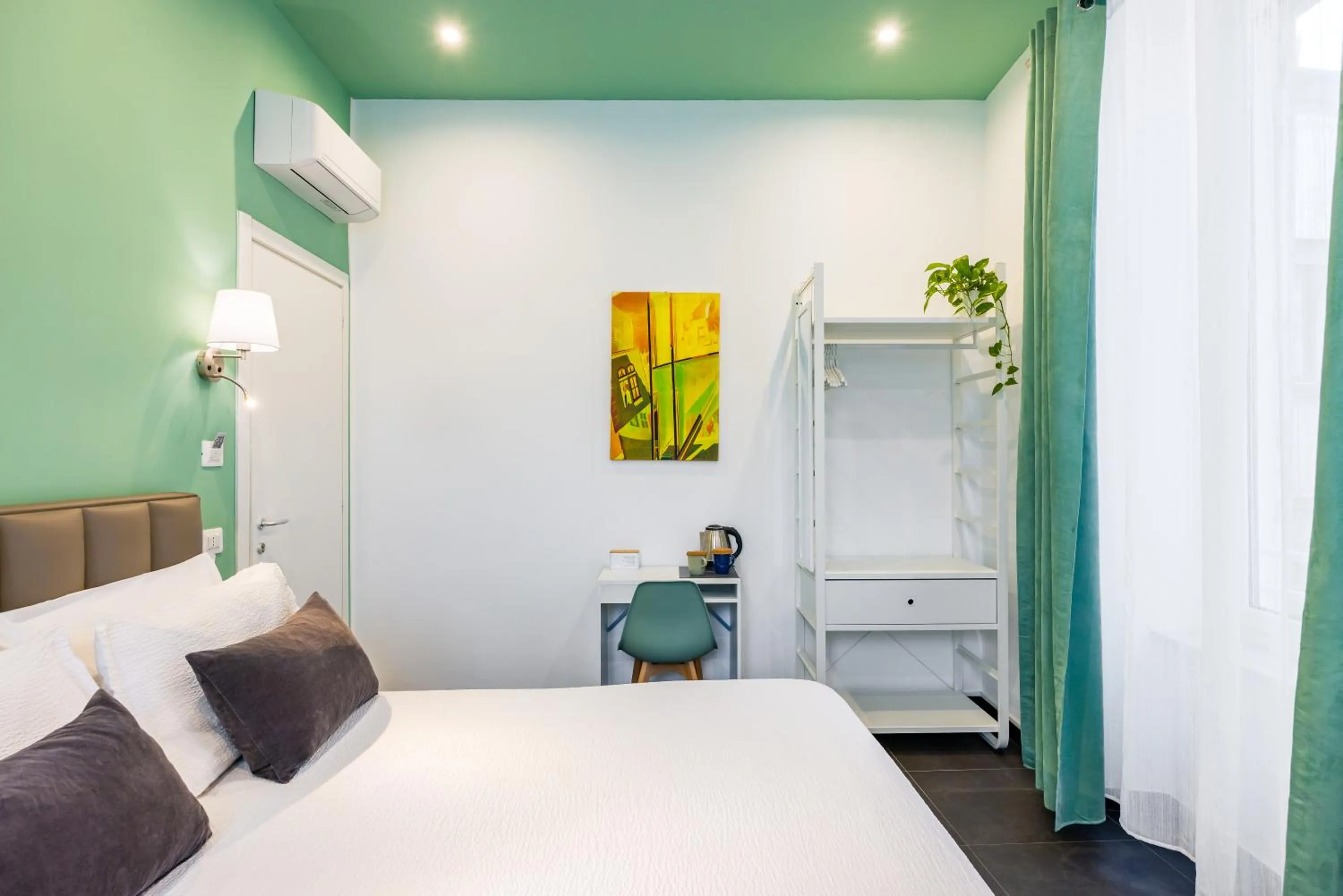 Photo of the whole room, Bed in Le Porte di Partenope